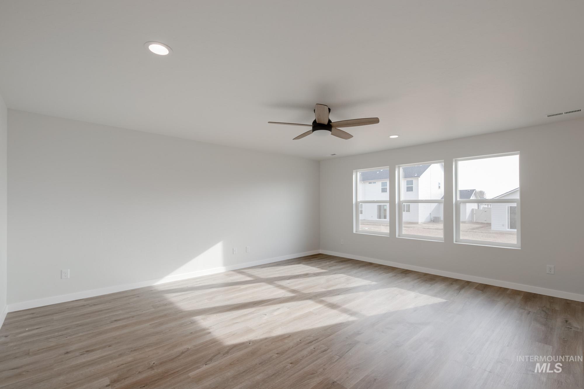 9095 W Violet St, Nampa, Idaho 83687, 5 Bedrooms, 3 Bathrooms, Residential For Sale, Price $489,990, 98968360