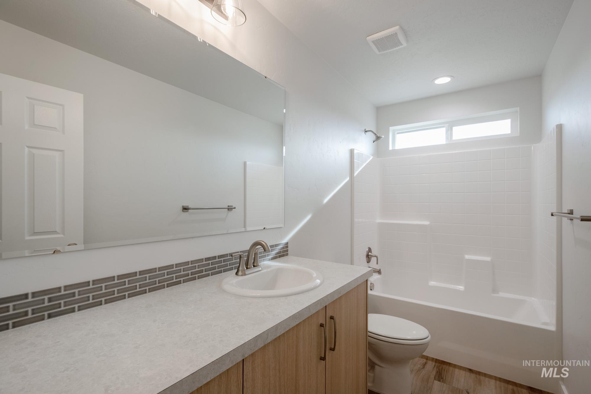 9109 W Violet St, Nampa, Idaho 83687, 4 Bedrooms, 2.5 Bathrooms, Residential For Sale, Price $469,990,MLS 98968361