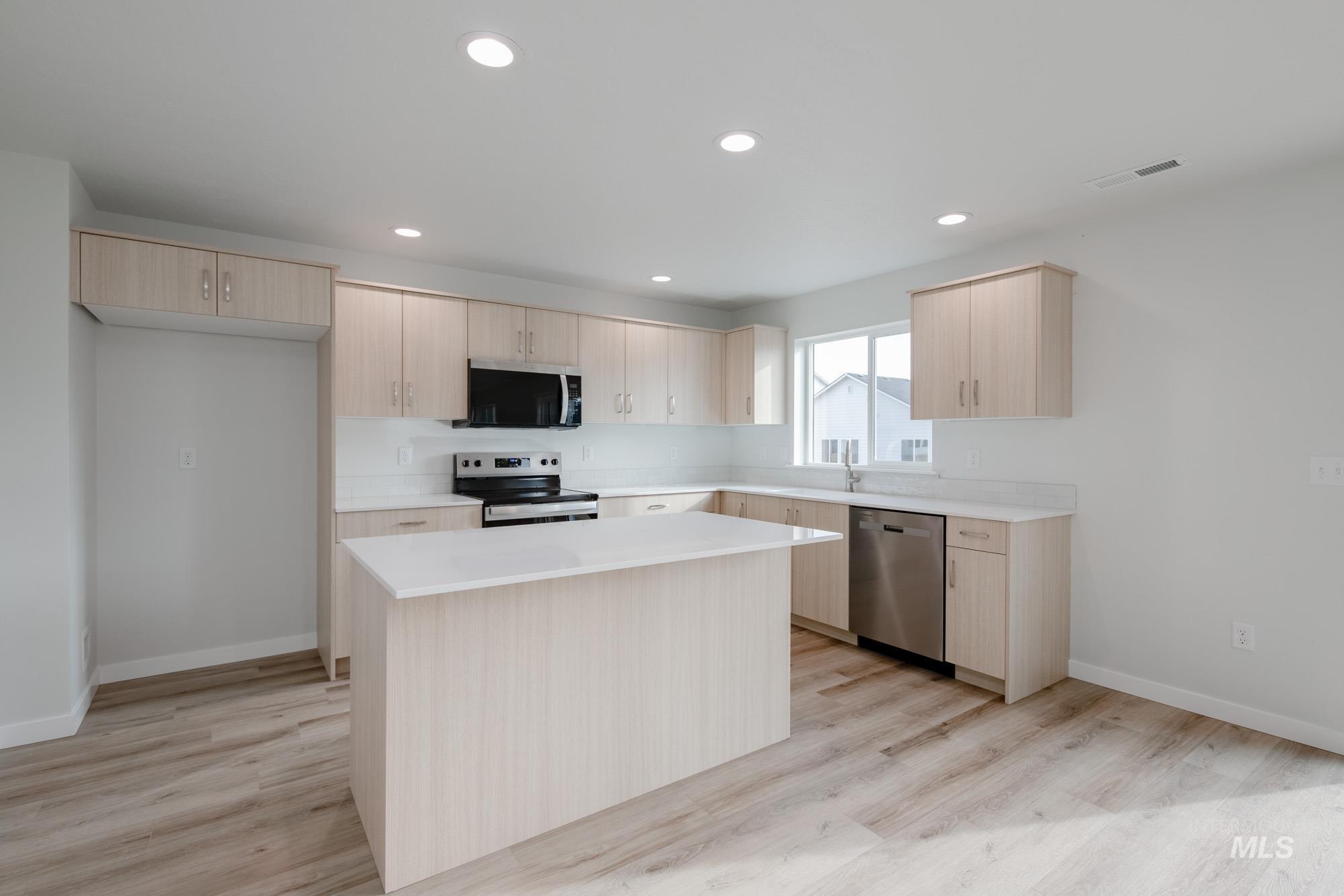 9109 W Violet St, Nampa, Idaho 83687, 4 Bedrooms, 2.5 Bathrooms, Residential For Sale, Price $469,990,MLS 98968361