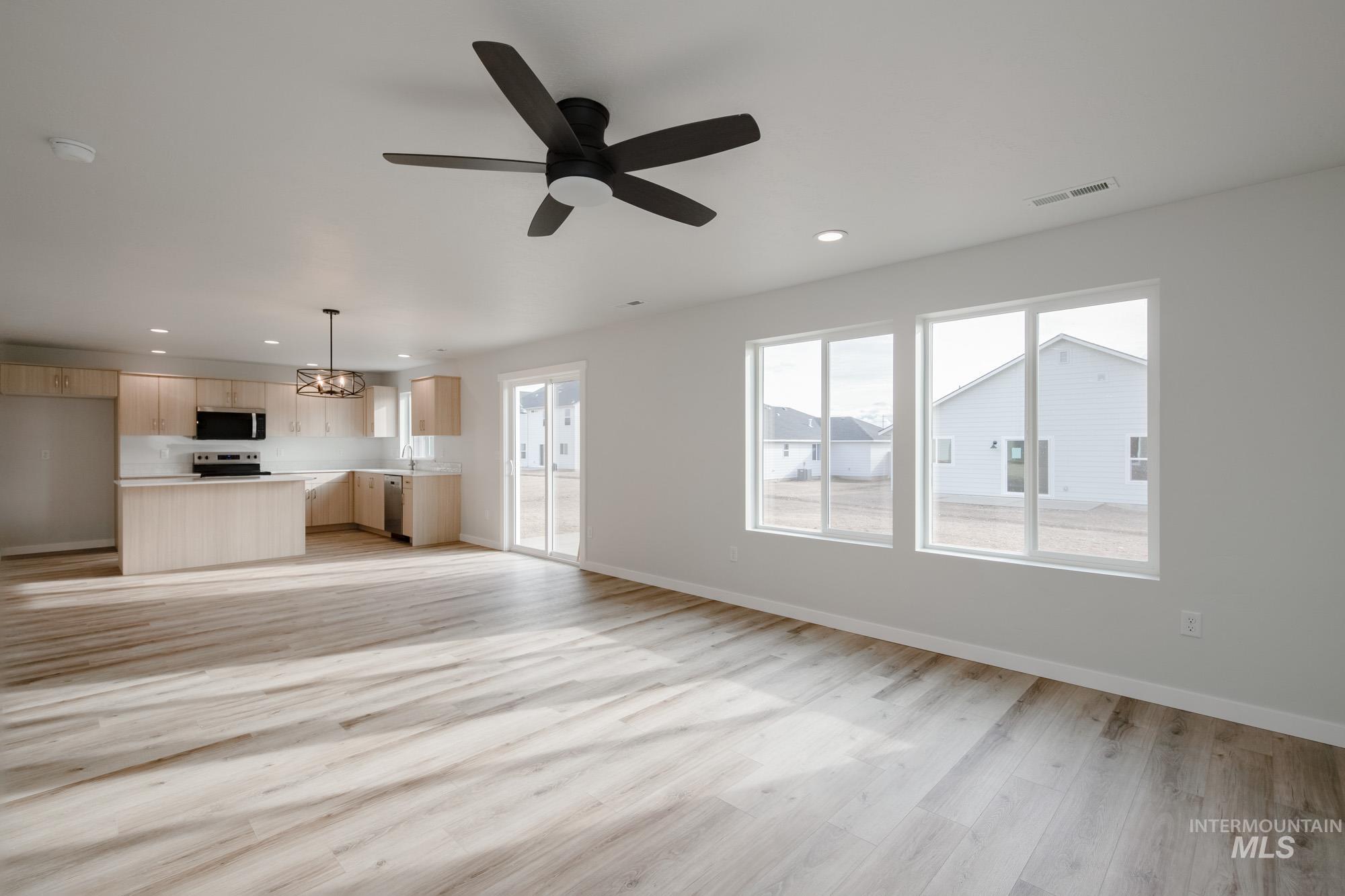 9109 W Violet St, Nampa, Idaho 83687, 4 Bedrooms, 2.5 Bathrooms, Residential For Sale, Price $469,990,MLS 98968361