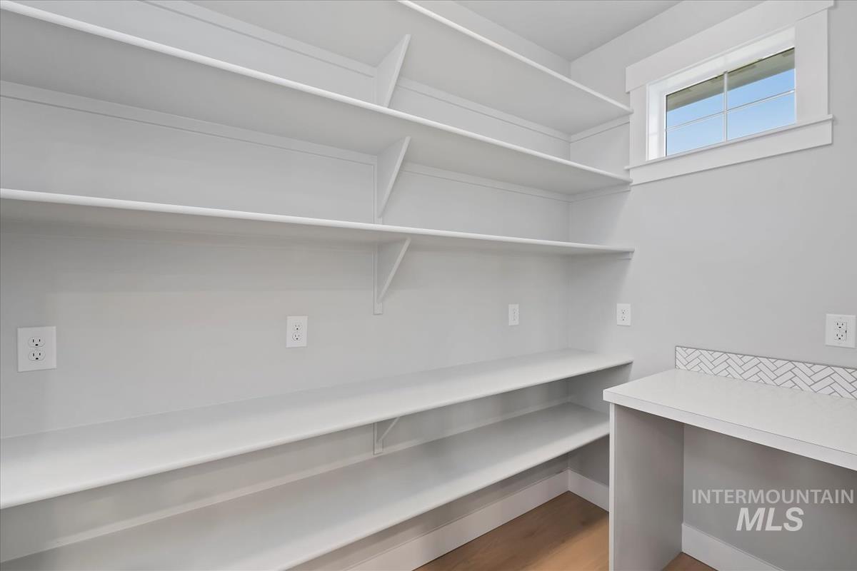 404 Hidden Mill Ct, Middleton, Idaho 83644, 4 Bedrooms, 3 Bathrooms, Residential For Sale, Price $614,900,MLS 98968363