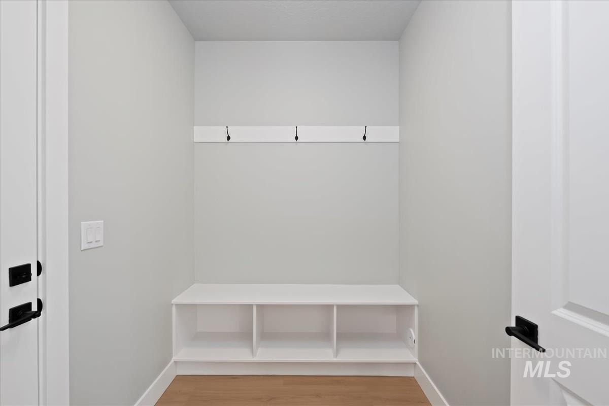 404 Hidden Mill Ct, Middleton, Idaho 83644, 4 Bedrooms, 3 Bathrooms, Residential For Sale, Price $614,900,MLS 98968363