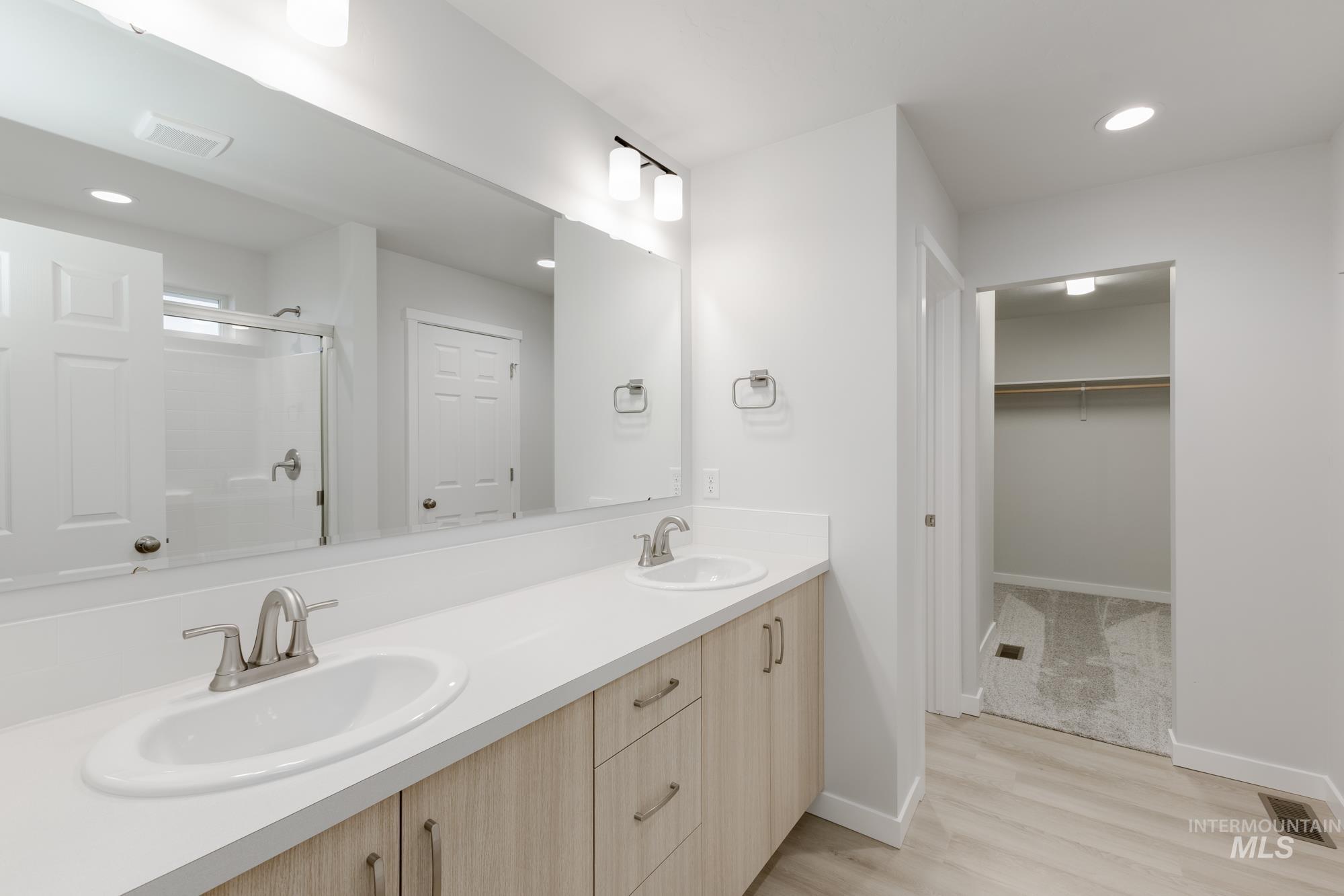 7212 E Marble Springs Dr, Nampa, Idaho 83687, 4 Bedrooms, 3 Bathrooms, Residential For Sale, Price $484,990,MLS 98968364