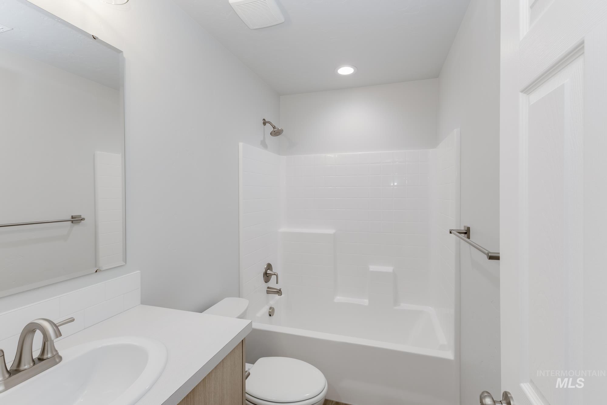 1650 Dyer St, Middleton, Idaho 83644, 3 Bedrooms, 2 Bathrooms, Residential For Sale, Price $415,990,MLS 98968371