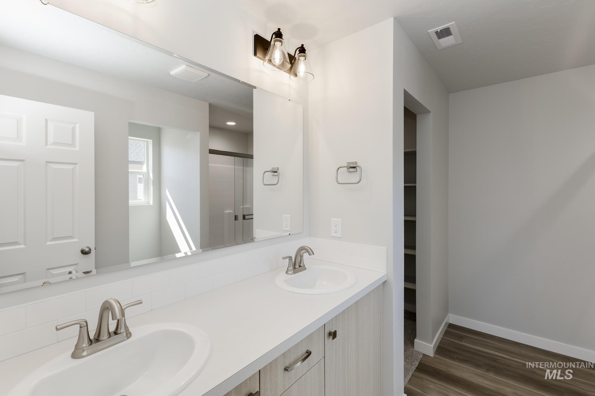 1650 Dyer St, Middleton, Idaho 83644, 3 Bedrooms, 2 Bathrooms, Residential For Sale, Price $415,990,MLS 98968371