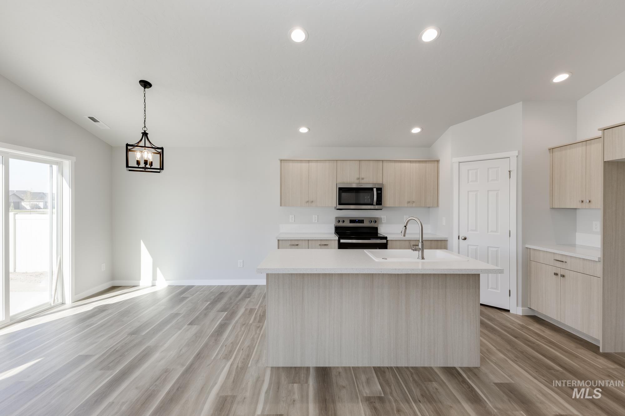 1650 Dyer St, Middleton, Idaho 83644, 3 Bedrooms, 2 Bathrooms, Residential For Sale, Price $415,990,MLS 98968371