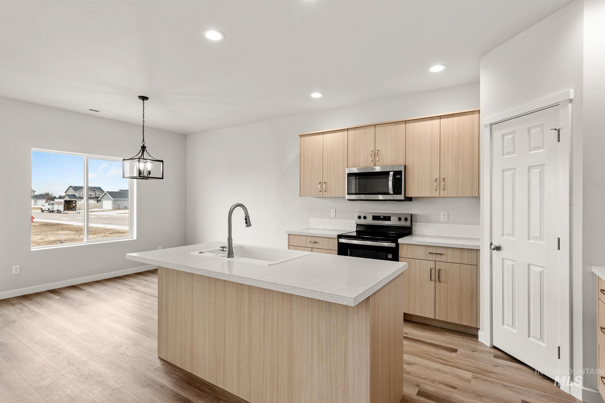 1627 Dyer St, Middleton, Idaho 83644, 3 Bedrooms, 2 Bathrooms, Residential For Sale, Price $419,990,MLS 98968372