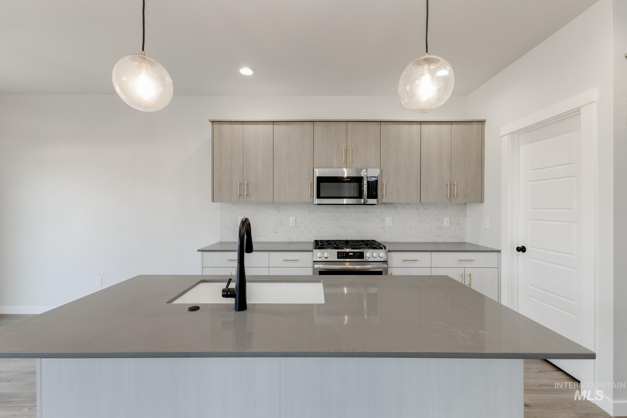 5046 S Amorita Ave, Meridian, Idaho 83642, 3 Bedrooms, 2.5 Bathrooms, Residential For Sale, Price $464,990, 98968373