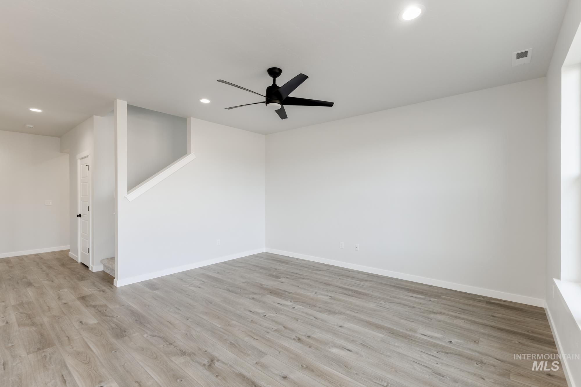 5046 S Amorita Ave, Meridian, Idaho 83642, 3 Bedrooms, 2.5 Bathrooms, Residential For Sale, Price $464,990,MLS 98968373