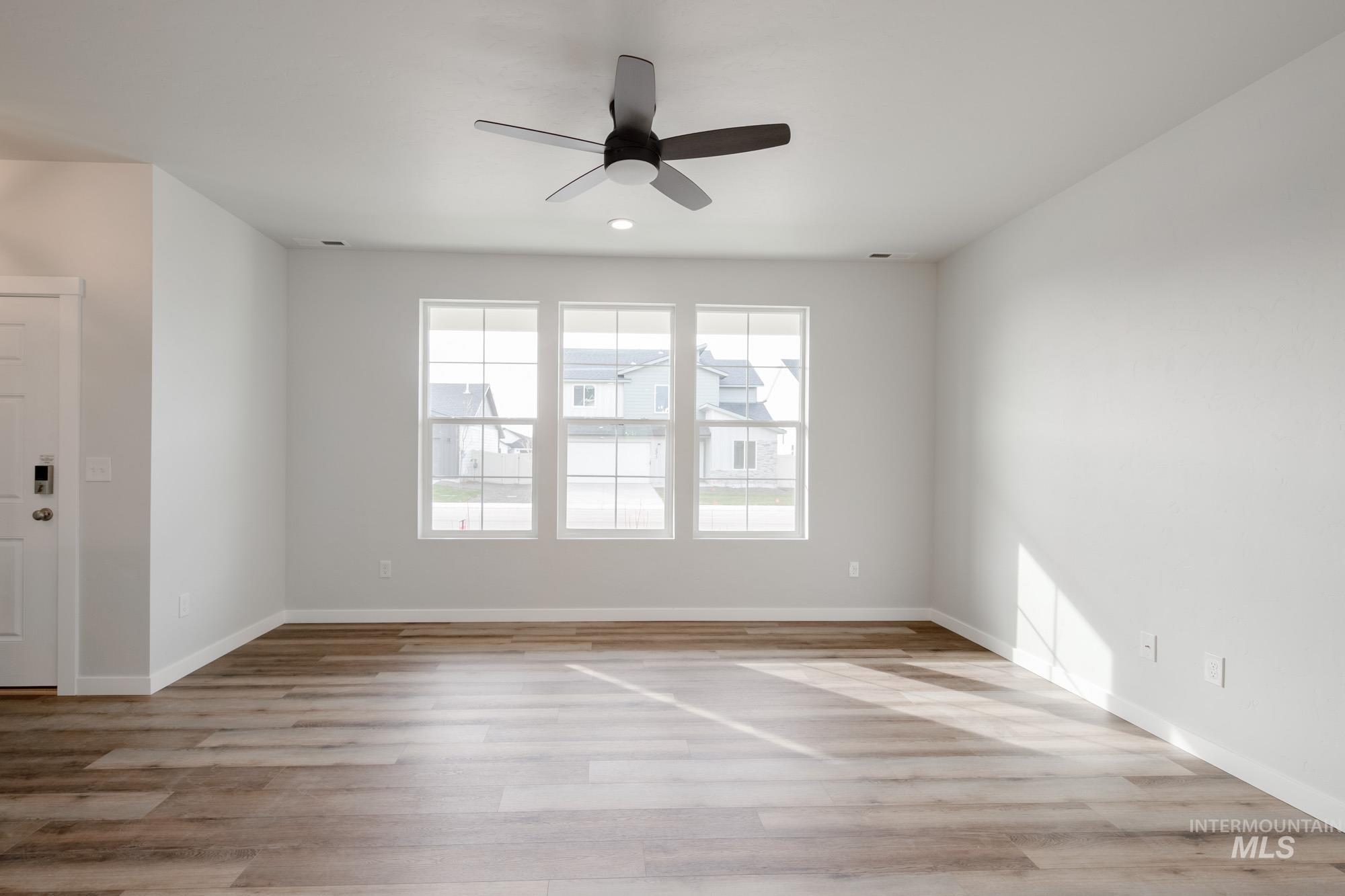 2922 E Boulder Basin Dr, Kuna, Idaho 83634, 3 Bedrooms, 2.5 Bathrooms, Residential For Sale, Price $405,990,MLS 98968374