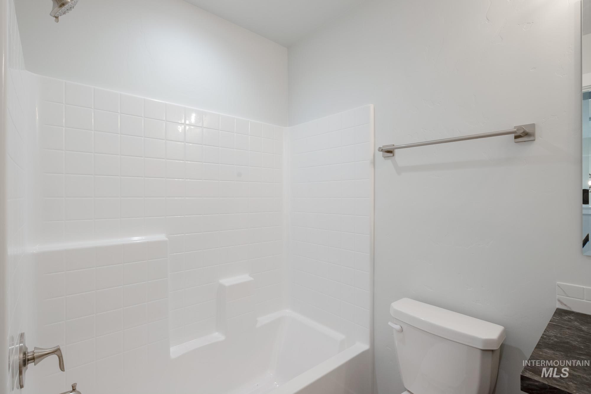 2922 E Boulder Basin Dr, Kuna, Idaho 83634, 3 Bedrooms, 2.5 Bathrooms, Residential For Sale, Price $405,990,MLS 98968374