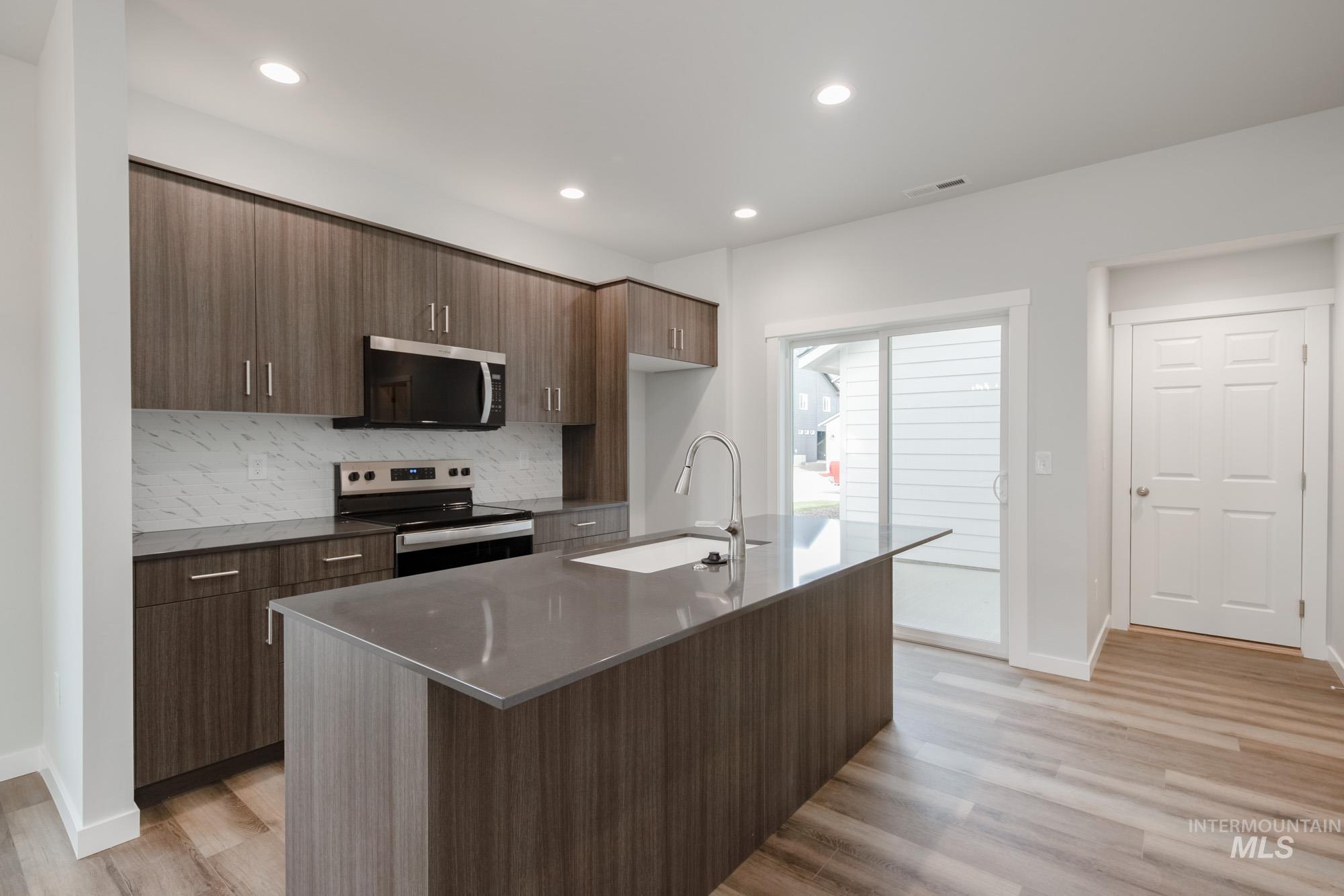 2922 E Boulder Basin Dr, Kuna, Idaho 83634, 3 Bedrooms, 2.5 Bathrooms, Residential For Sale, Price $405,990,MLS 98968374