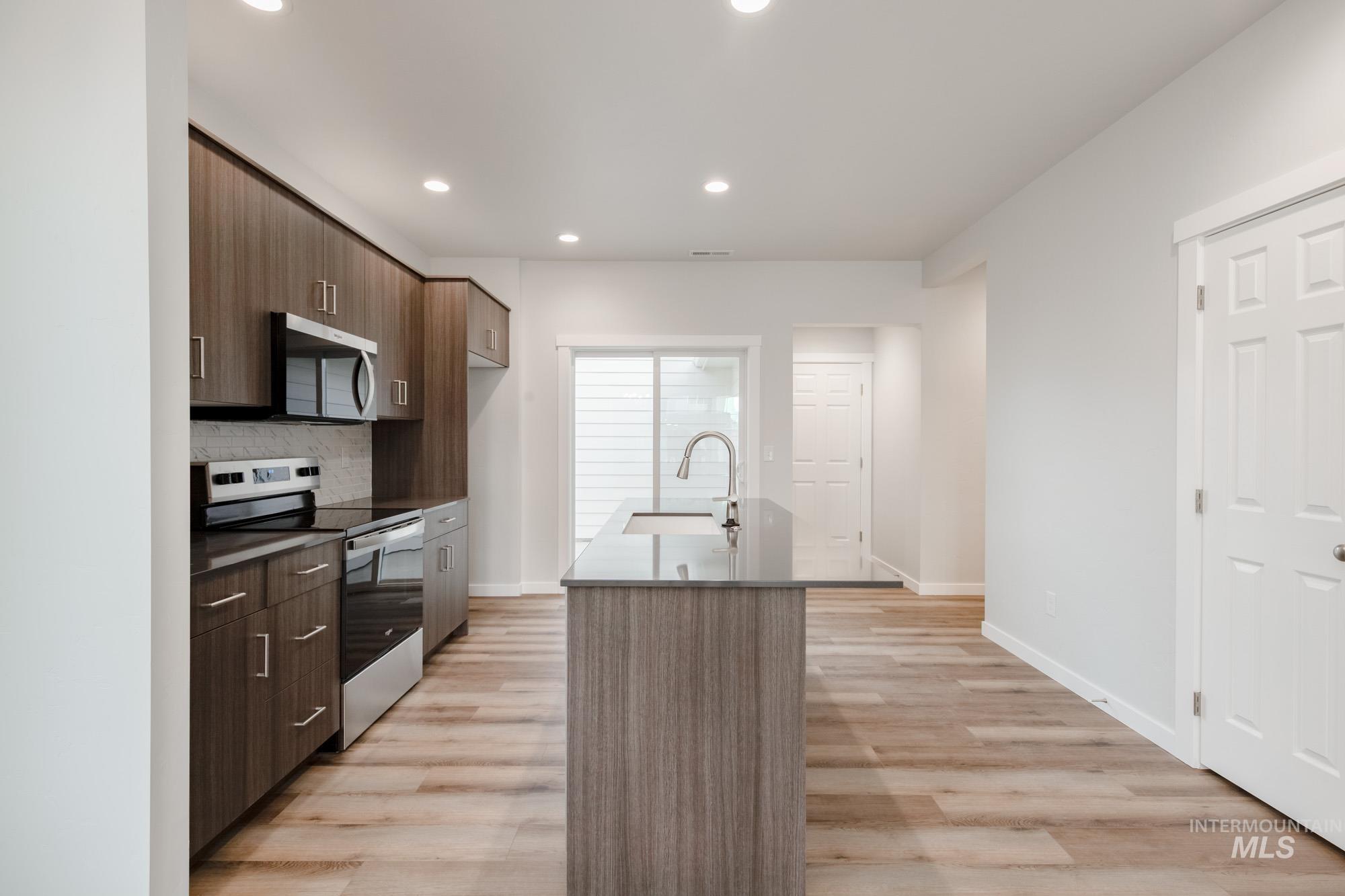 2922 E Boulder Basin Dr, Kuna, Idaho 83634, 3 Bedrooms, 2.5 Bathrooms, Residential For Sale, Price $405,990,MLS 98968374