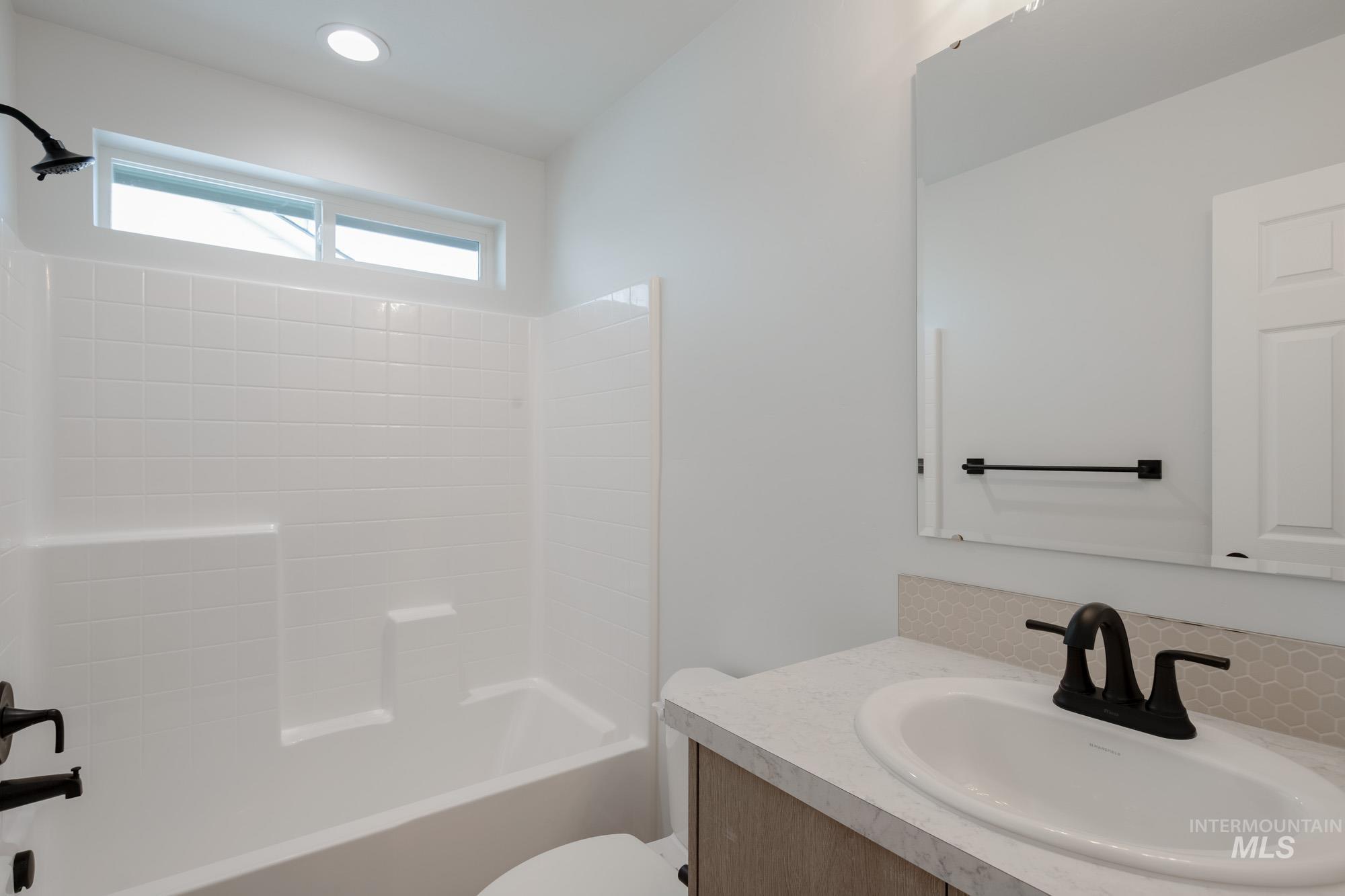 2930 E Boulder Basin Dr, Kuna, Idaho 83634, 3 Bedrooms, 2.5 Bathrooms, Residential For Sale, Price $399,990,MLS 98968375