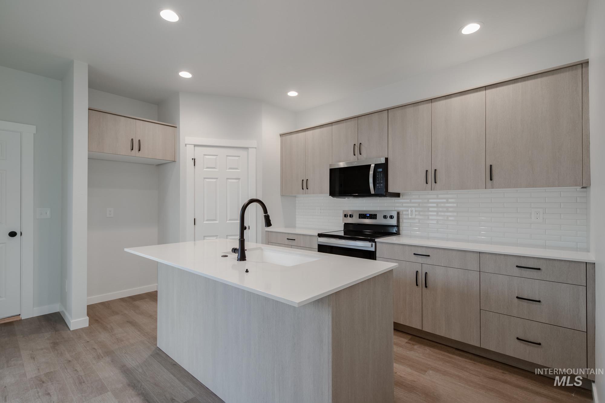 2930 E Boulder Basin Dr, Kuna, Idaho 83634, 3 Bedrooms, 2.5 Bathrooms, Residential For Sale, Price $399,990,MLS 98968375