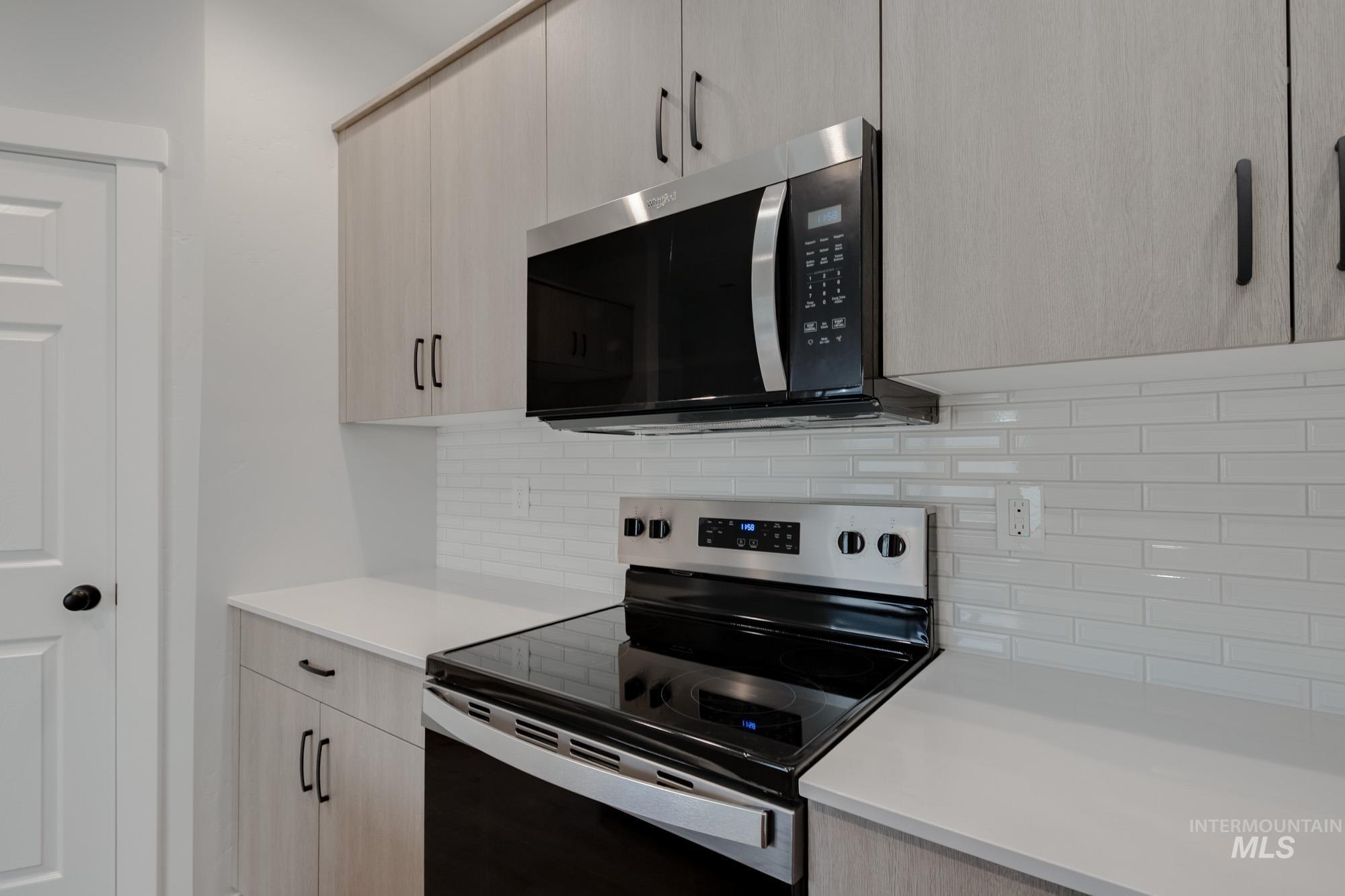 2930 E Boulder Basin Dr, Kuna, Idaho 83634, 3 Bedrooms, 2.5 Bathrooms, Residential For Sale, Price $399,990,MLS 98968375