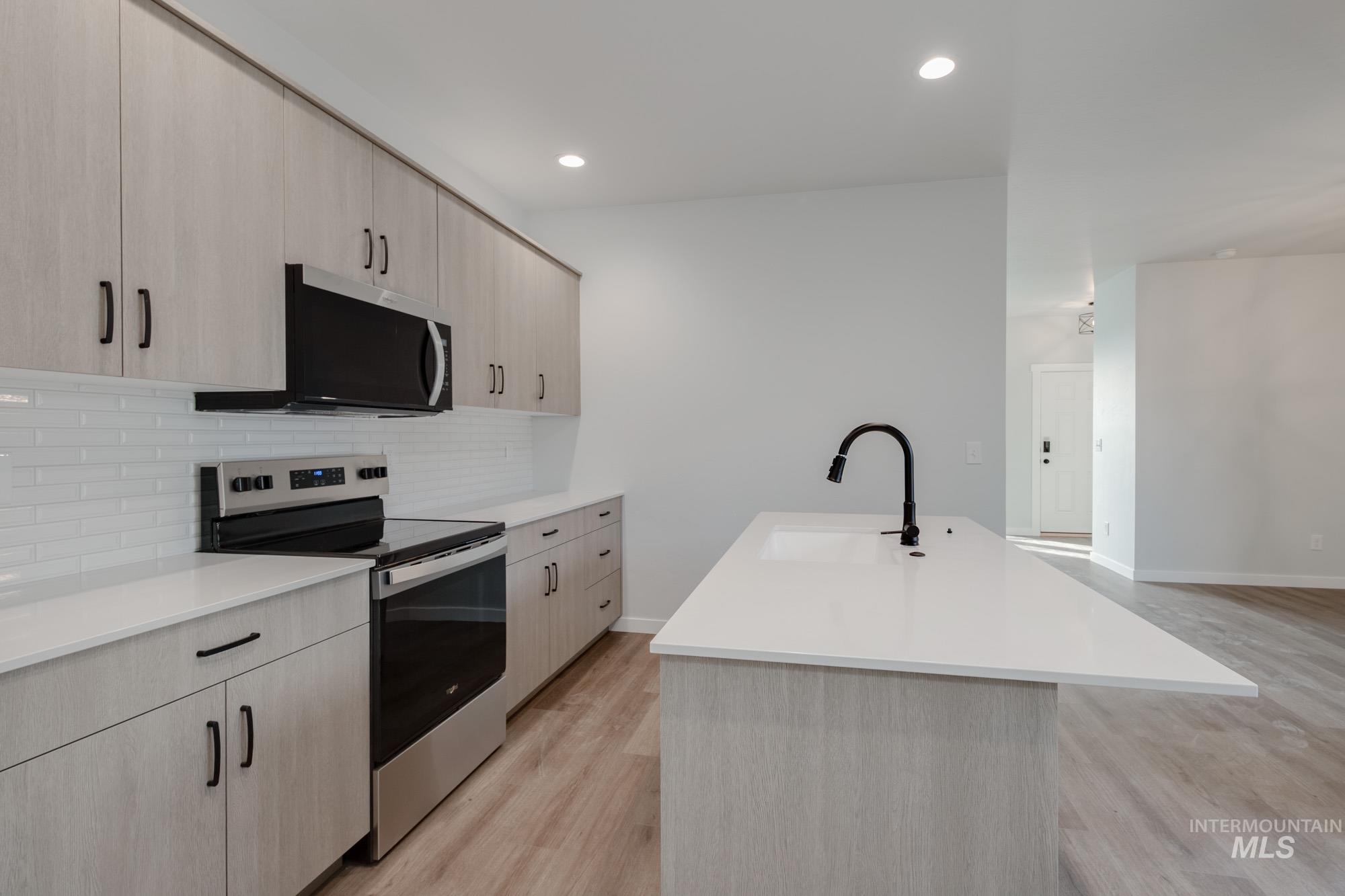 2930 E Boulder Basin Dr, Kuna, Idaho 83634, 3 Bedrooms, 2.5 Bathrooms, Residential For Sale, Price $399,990,MLS 98968375