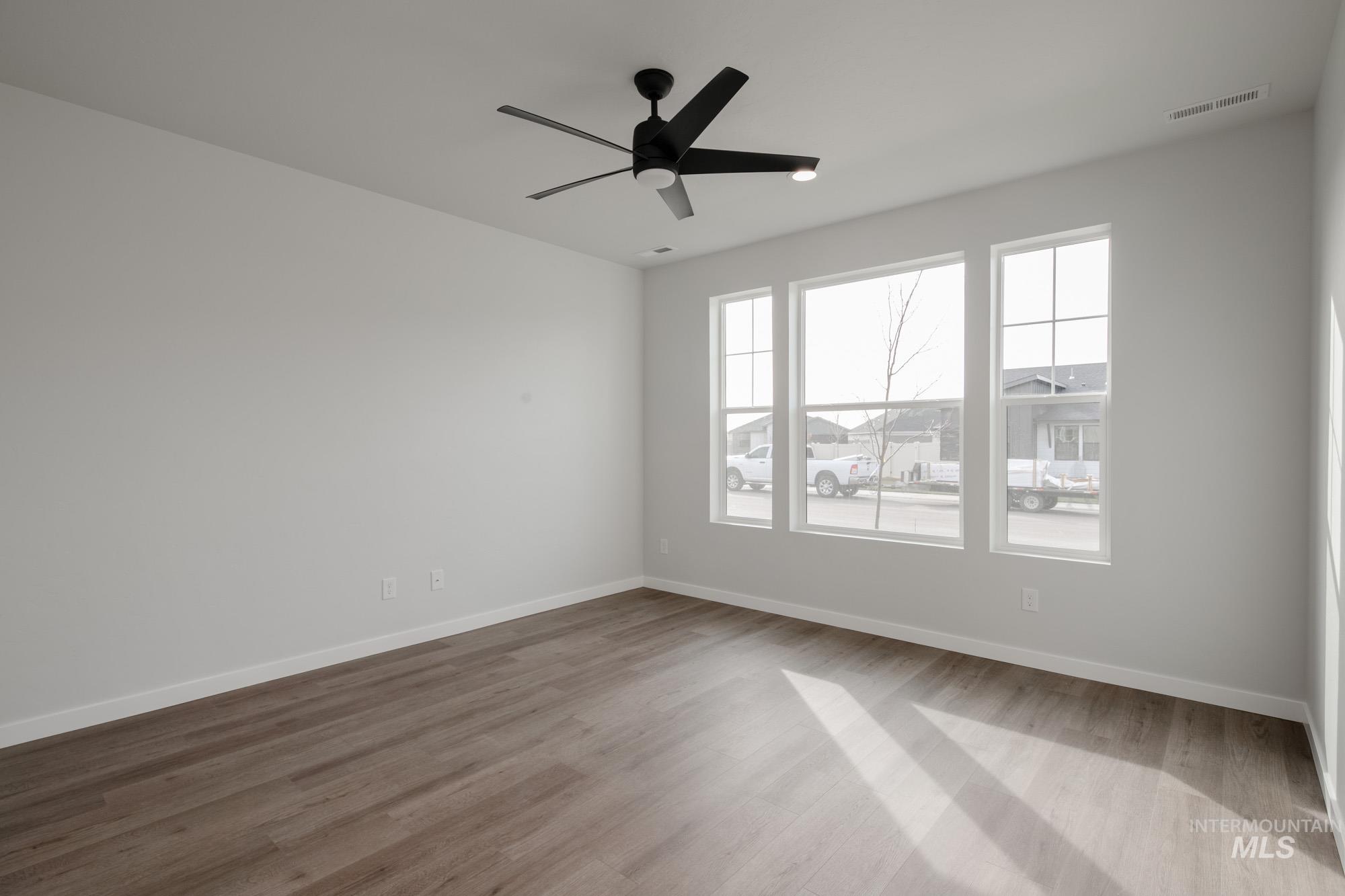 2930 E Boulder Basin Dr, Kuna, Idaho 83634, 3 Bedrooms, 2.5 Bathrooms, Residential For Sale, Price $399,990,MLS 98968375