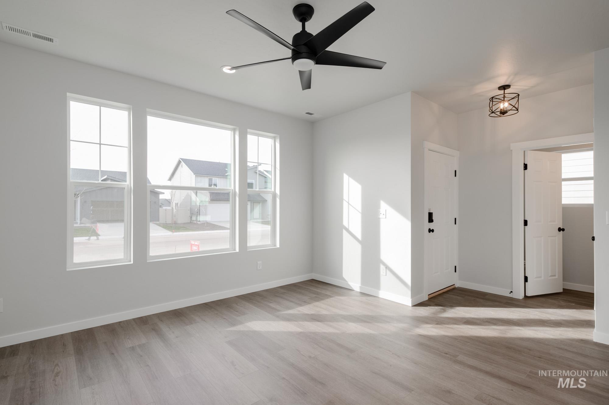 2930 E Boulder Basin Dr, Kuna, Idaho 83634, 3 Bedrooms, 2.5 Bathrooms, Residential For Sale, Price $399,990,MLS 98968375