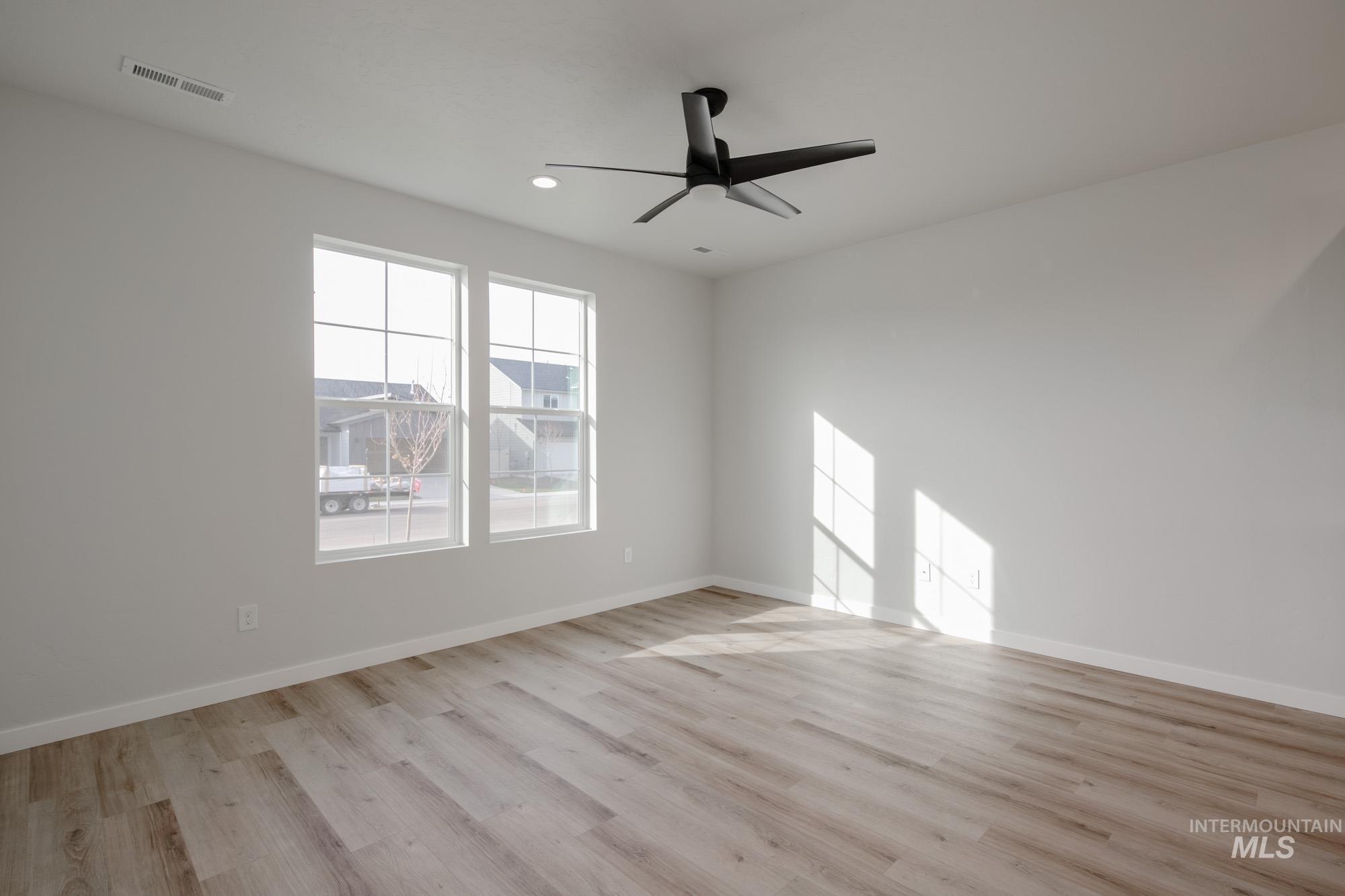 2954 E Boulder Basin Dr, Kuna, Idaho 83634, 3 Bedrooms, 2.5 Bathrooms, Residential For Sale, Price $395,990,MLS 98968376