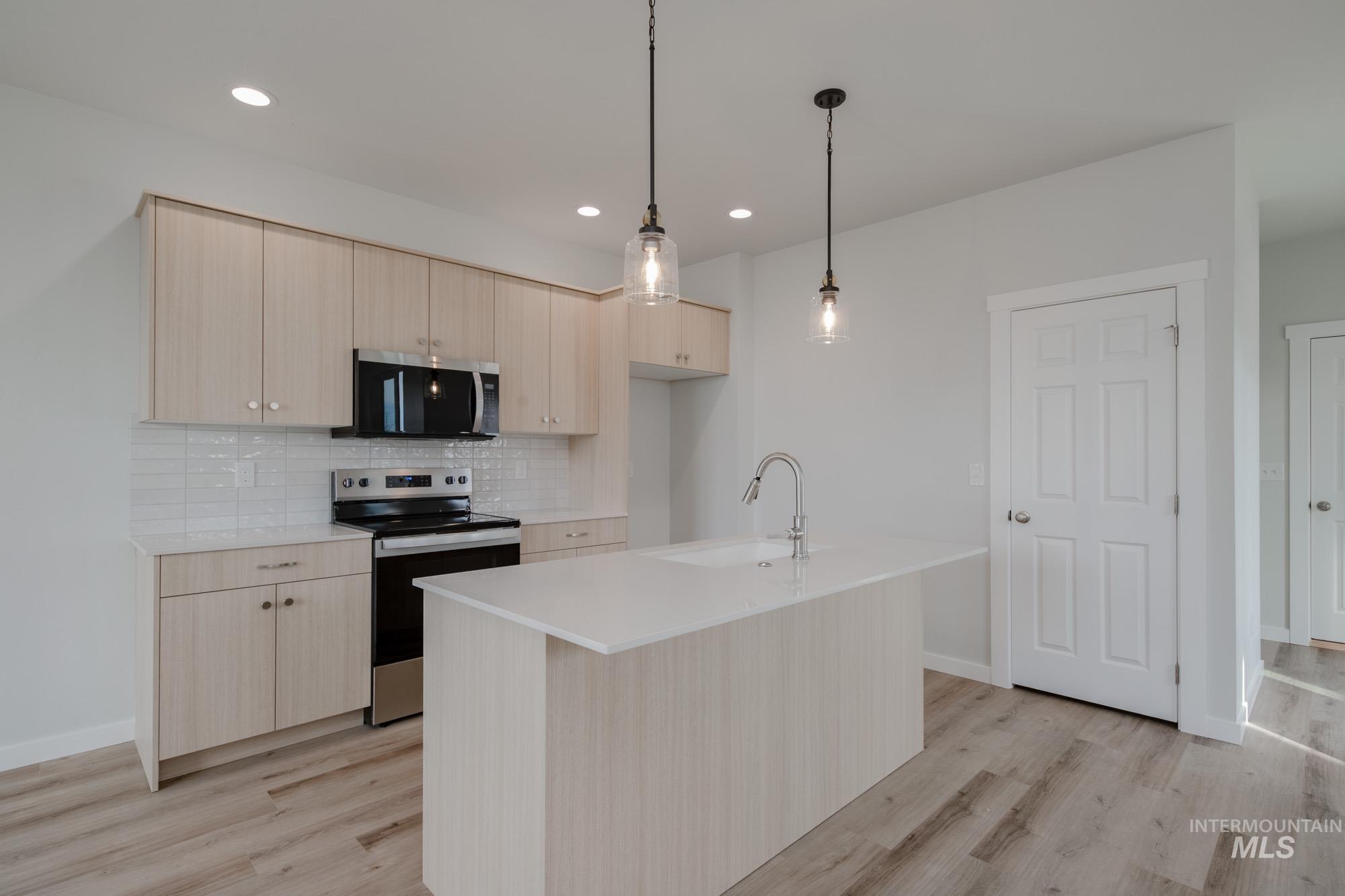 2954 E Boulder Basin Dr, Kuna, Idaho 83634, 3 Bedrooms, 2.5 Bathrooms, Residential For Sale, Price $395,990,MLS 98968376