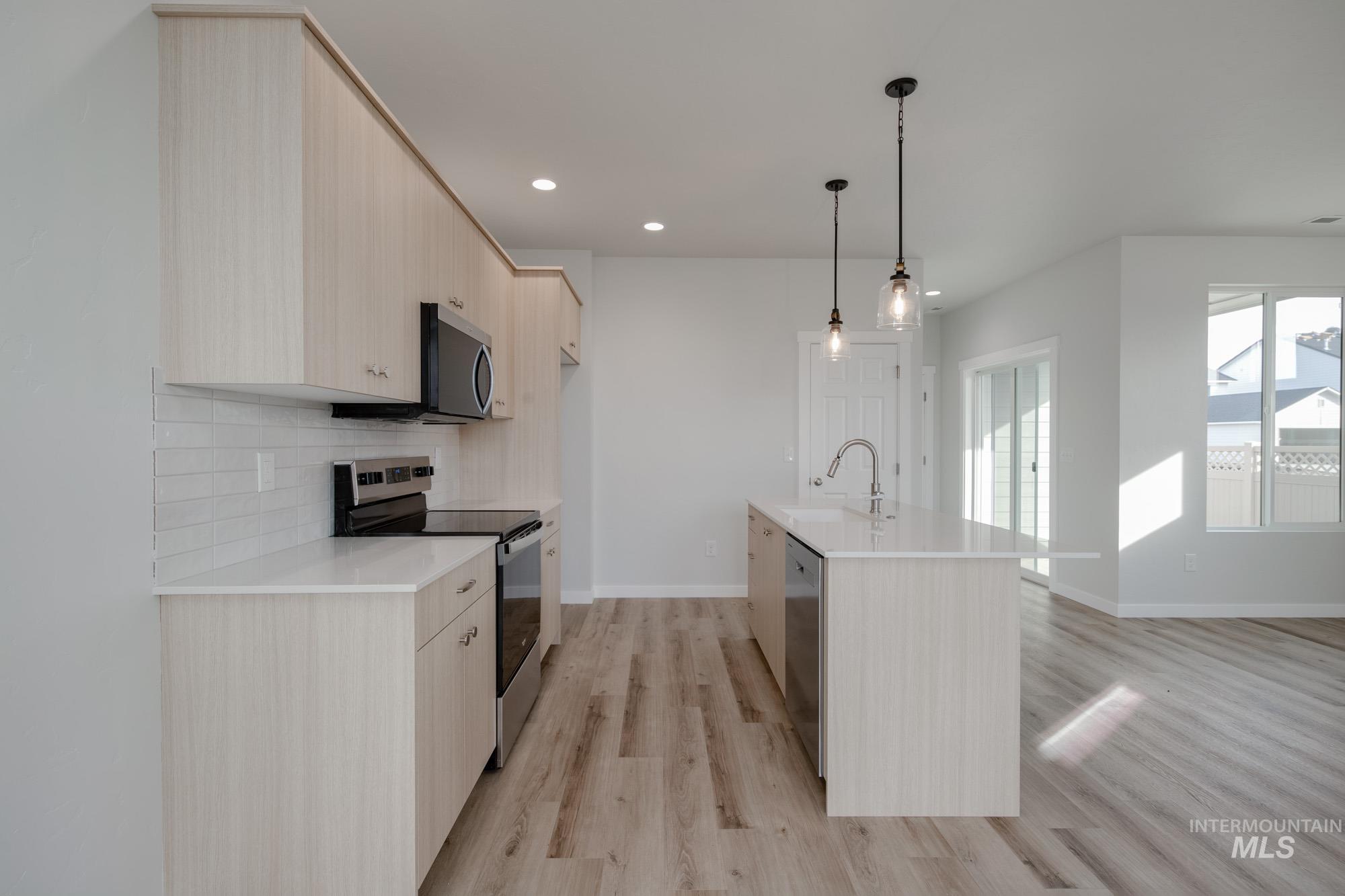 2954 E Boulder Basin Dr, Kuna, Idaho 83634, 3 Bedrooms, 2.5 Bathrooms, Residential For Sale, Price $395,990,MLS 98968376