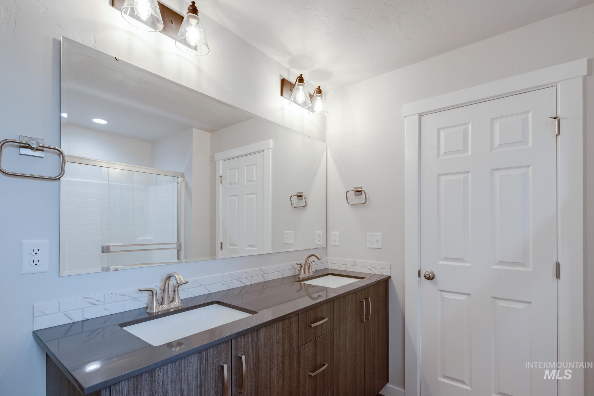 2952 E Mossy Creek Dr, Kuna, Idaho 83634, 3 Bedrooms, 2.5 Bathrooms, Residential For Sale, Price $454,990,MLS 98968378