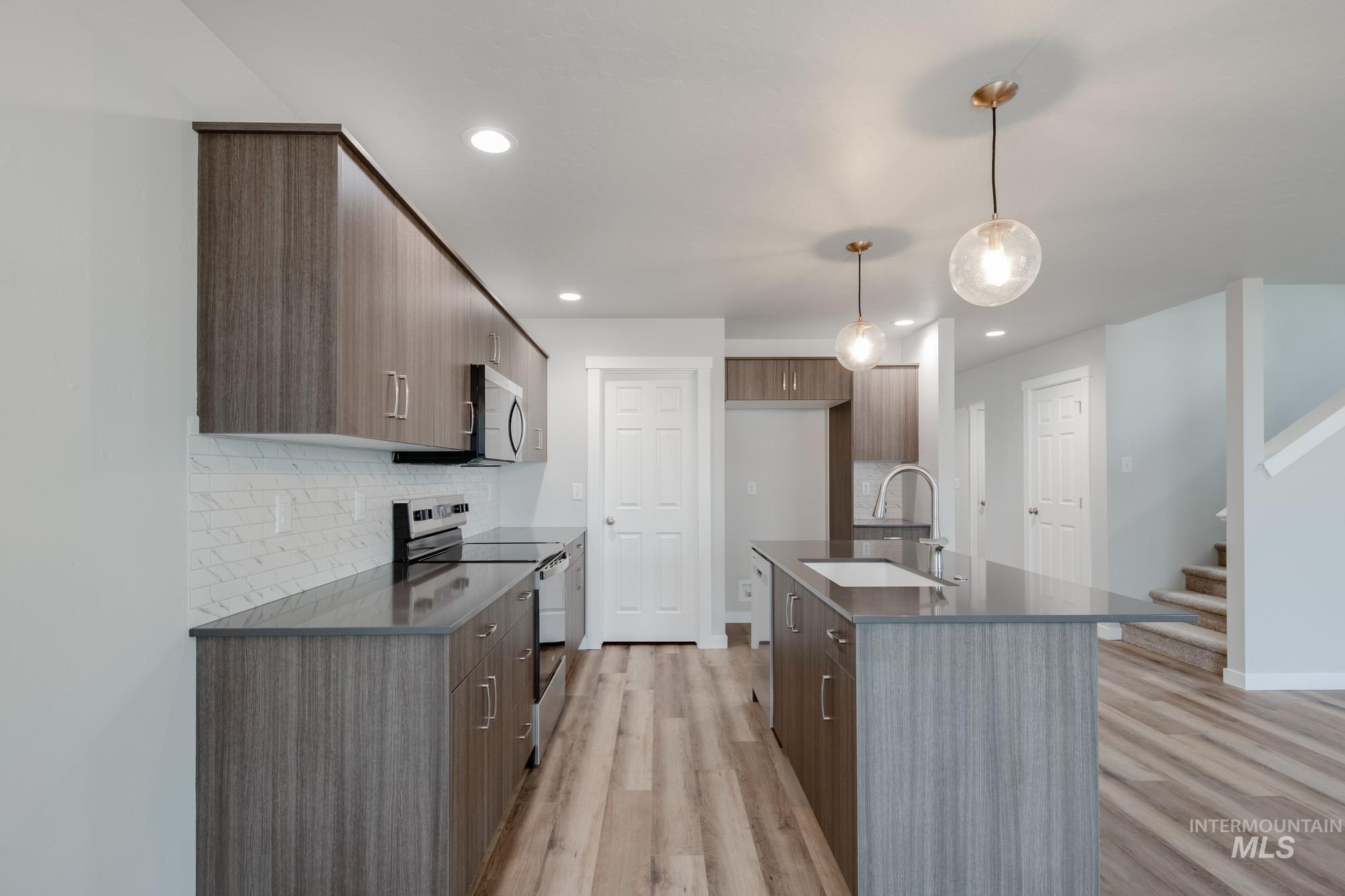 2952 E Mossy Creek Dr, Kuna, Idaho 83634, 3 Bedrooms, 2.5 Bathrooms, Residential For Sale, Price $454,990,MLS 98968378