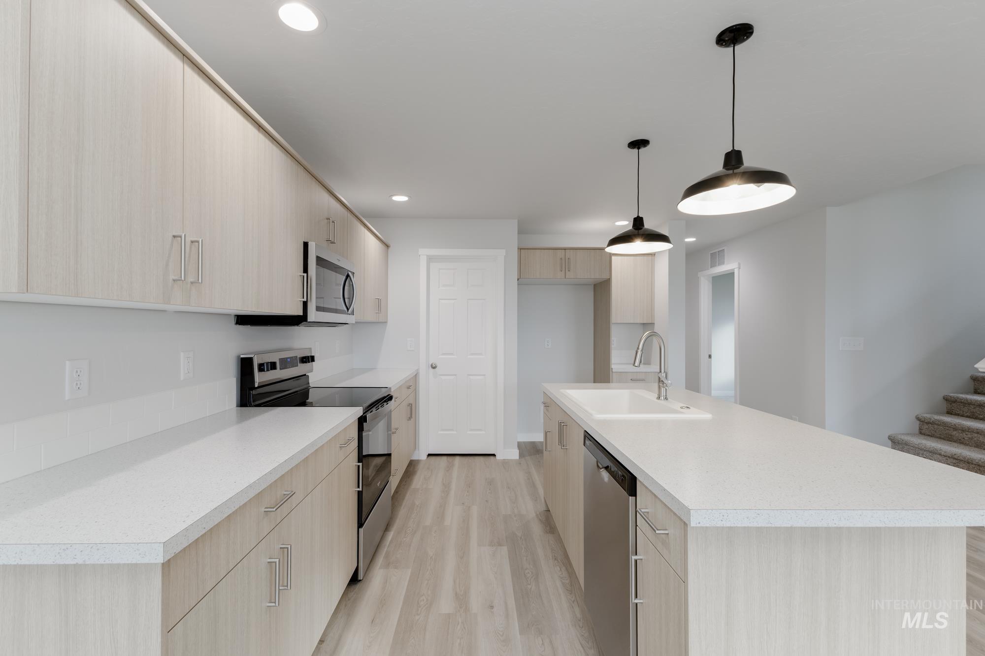 331 N Coltsfoot Ave, Kuna, Idaho 83634, 4 Bedrooms, 2.5 Bathrooms, Residential For Sale, Price $461,990,MLS 98968379