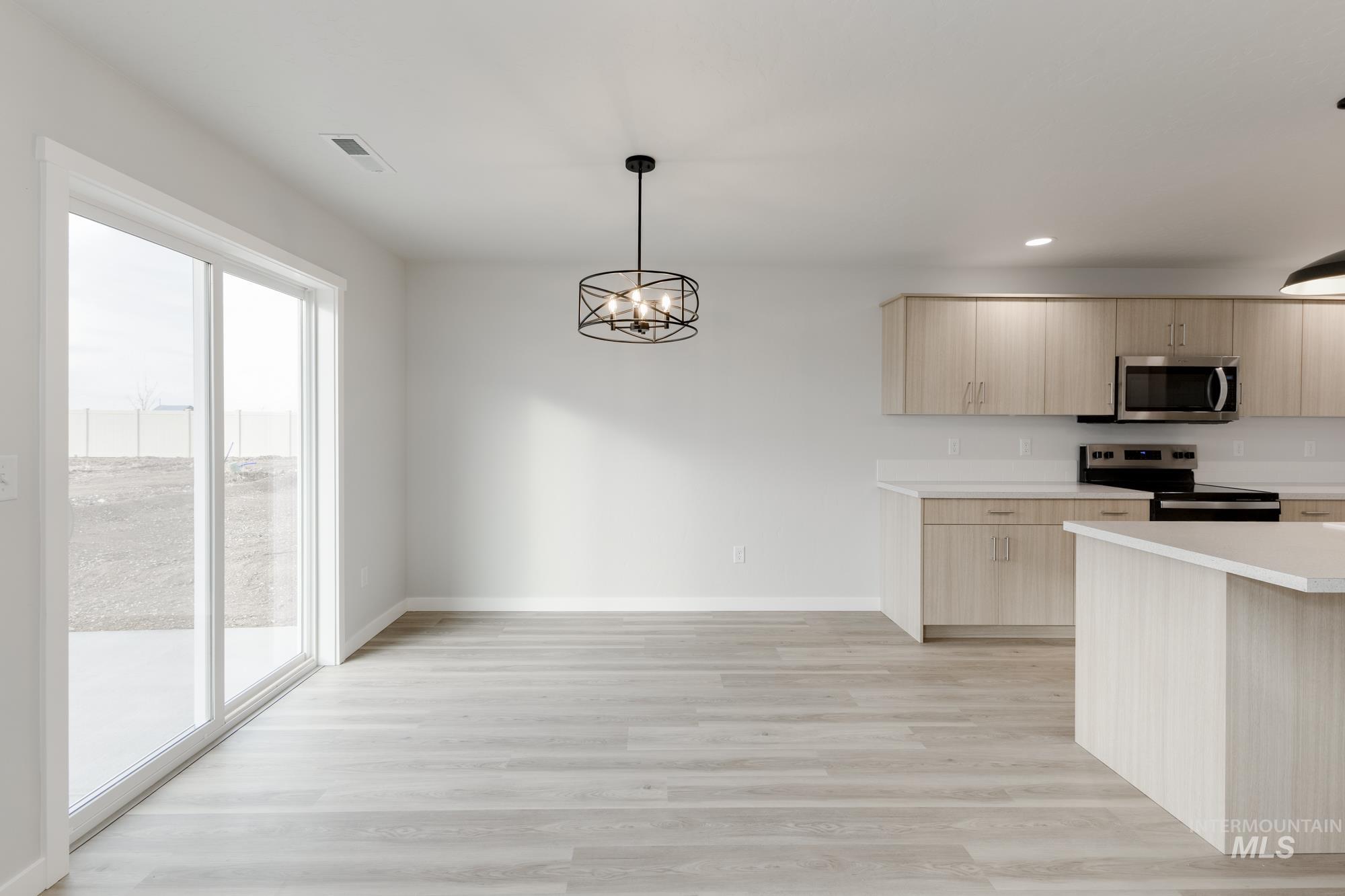 331 N Coltsfoot Ave, Kuna, Idaho 83634, 4 Bedrooms, 2.5 Bathrooms, Residential For Sale, Price $461,990,MLS 98968379