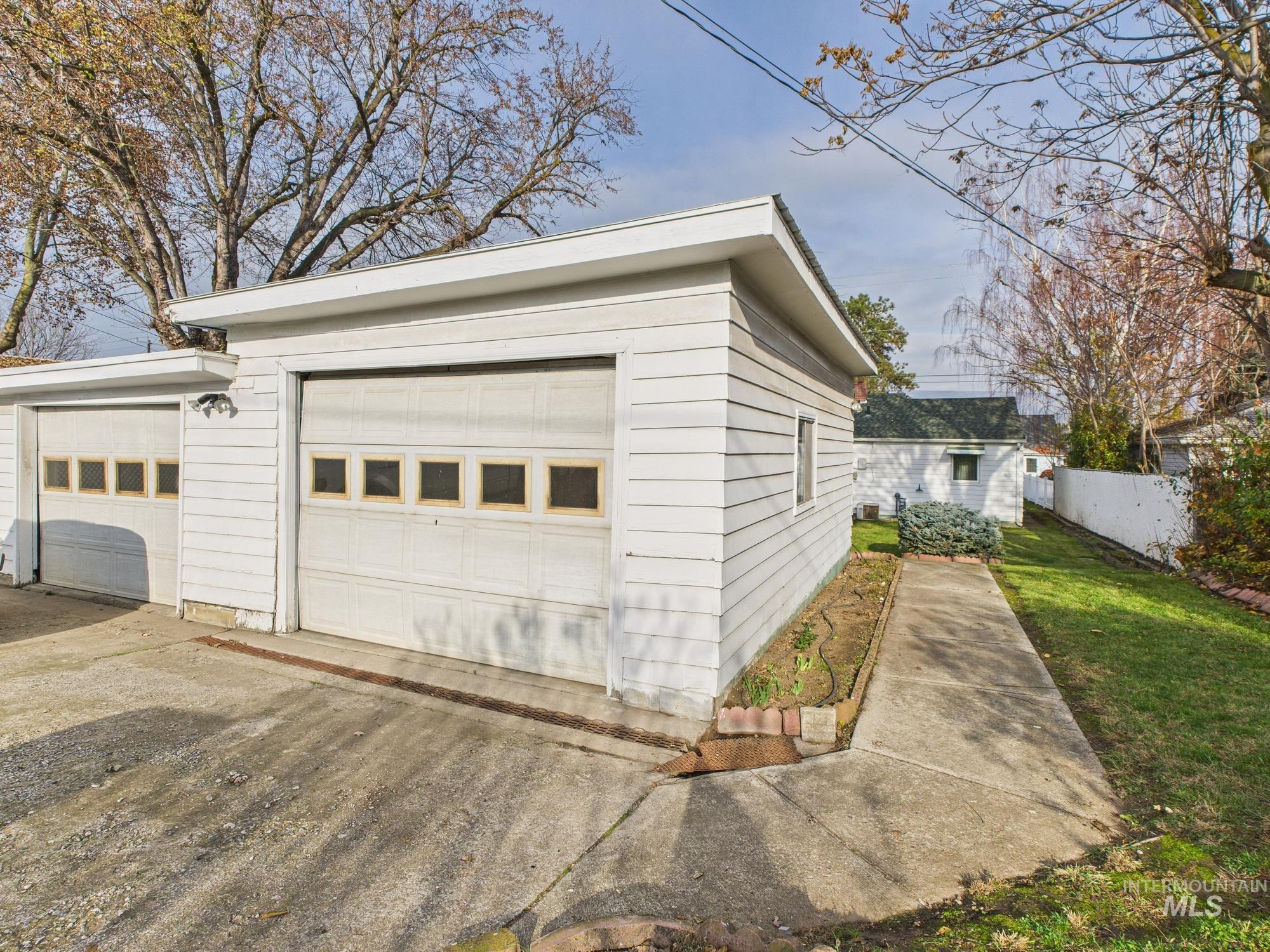 1518 16th Ave, Lewiston, Idaho 83501, 3 Bedrooms, 2 Bathrooms, Residential For Sale, Price $325,000, 98968380