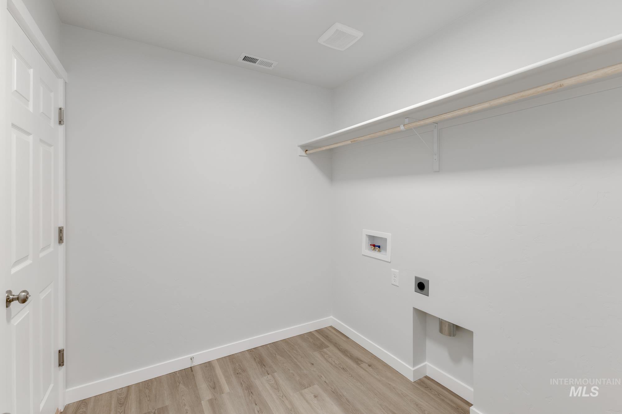 315 N Madrone Ave, Kuna, Idaho 83634, 3 Bedrooms, 2 Bathrooms, Residential For Sale, Price $404,990,MLS 98968382