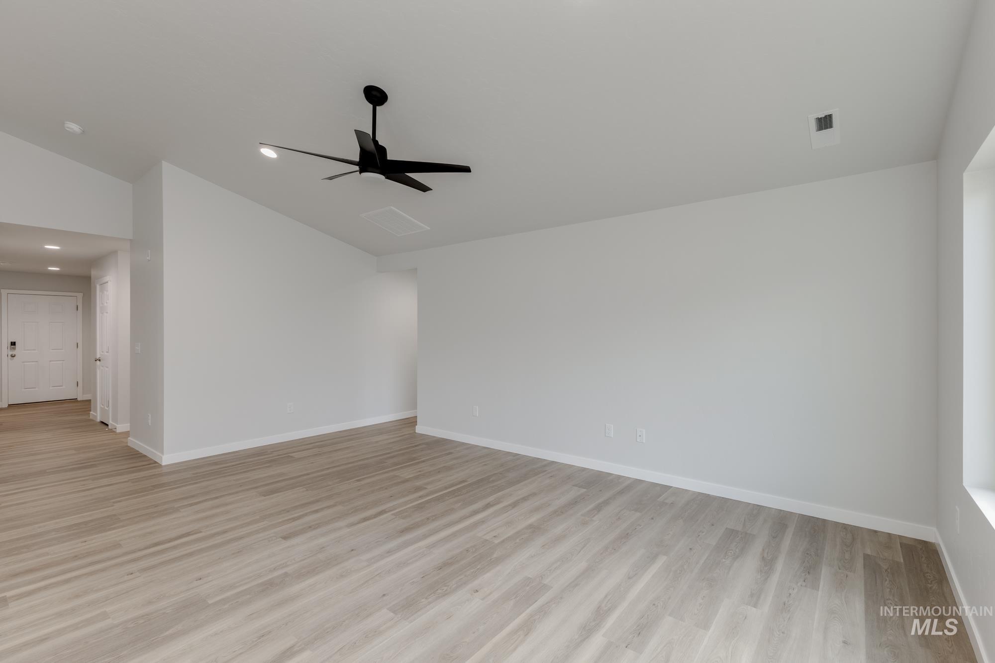 315 N Madrone Ave, Kuna, Idaho 83634, 3 Bedrooms, 2 Bathrooms, Residential For Sale, Price $404,990,MLS 98968382