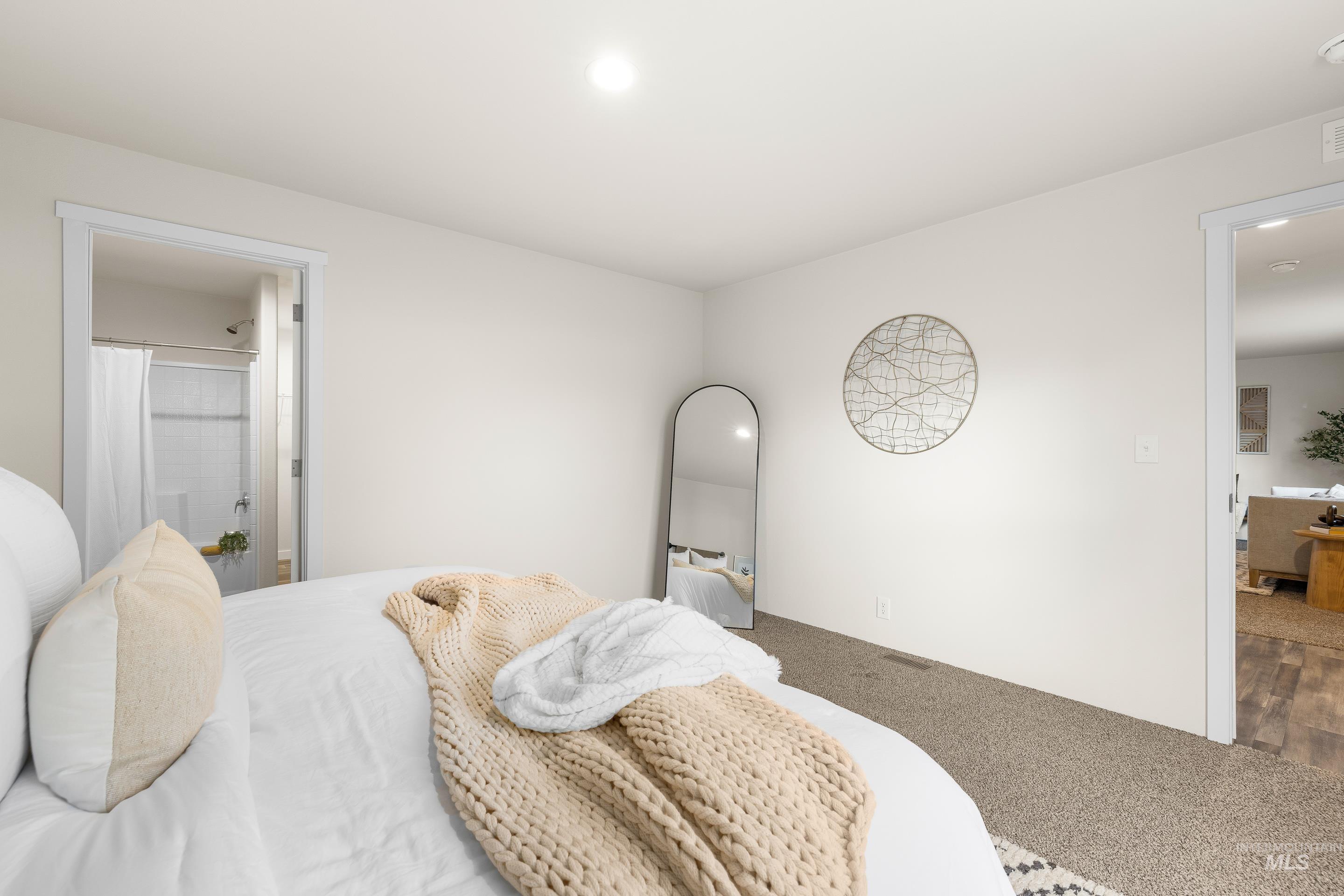 301 E 45th, Garden City, Idaho 83714, 3 Bedrooms, 2 Bathrooms, Residential For Sale, Price $175,000, 98968383