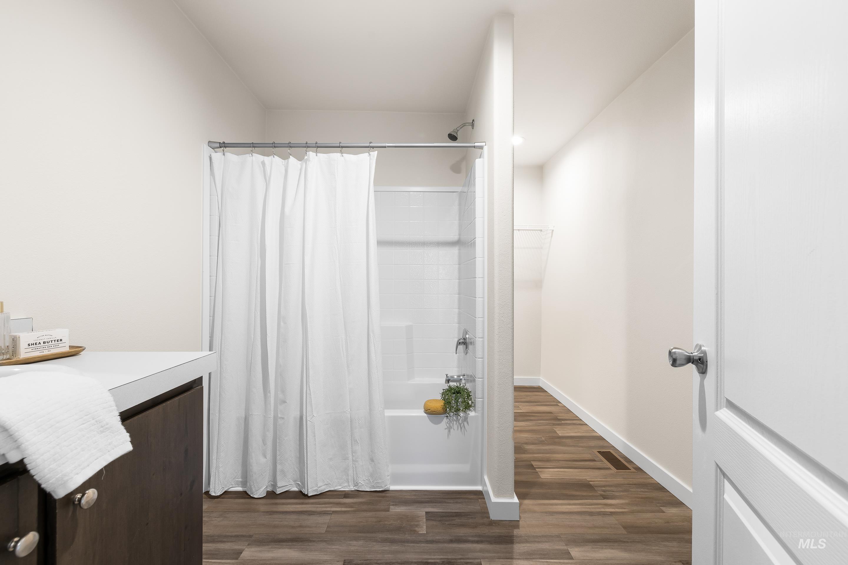 301 E 45th, Garden City, Idaho 83714, 3 Bedrooms, 2 Bathrooms, Residential For Sale, Price $175,000, 98968383