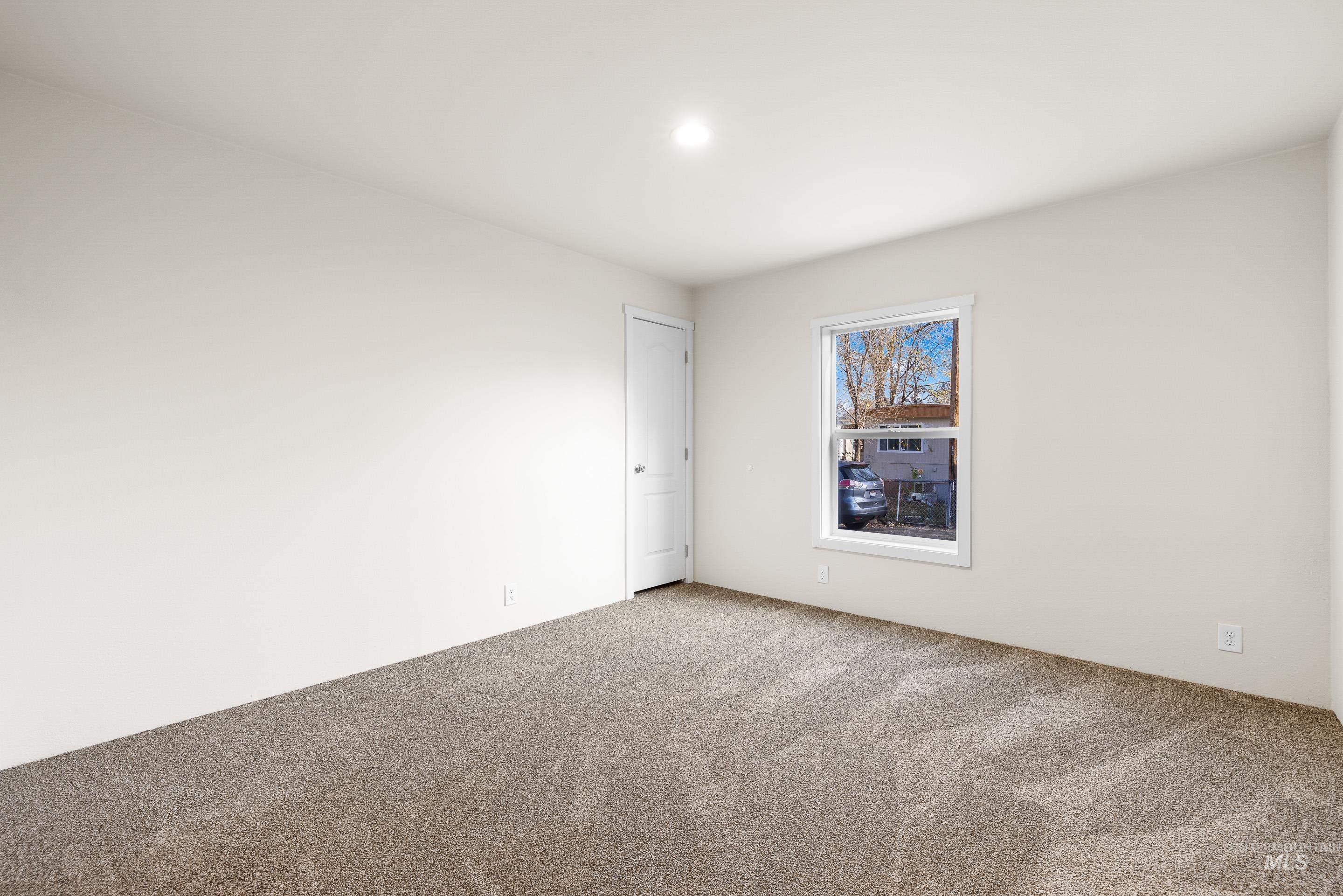 301 E 45th, Garden City, Idaho 83714, 3 Bedrooms, 2 Bathrooms, Residential For Sale, Price $175,000, 98968383