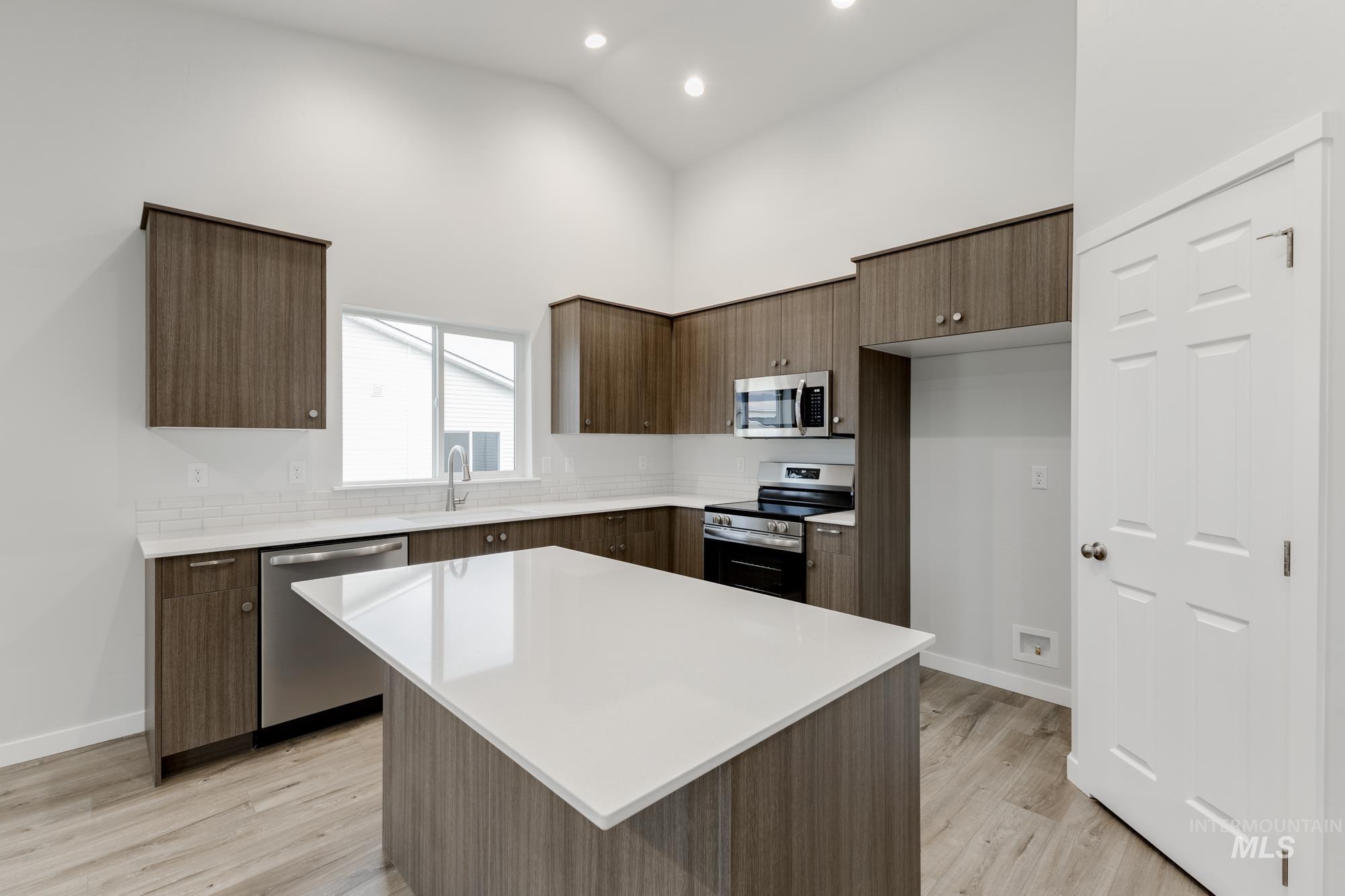 350 N Coltsfoot Ave, Kuna, Idaho 83634, 4 Bedrooms, 2 Bathrooms, Residential For Sale, Price $430,990,MLS 98968384