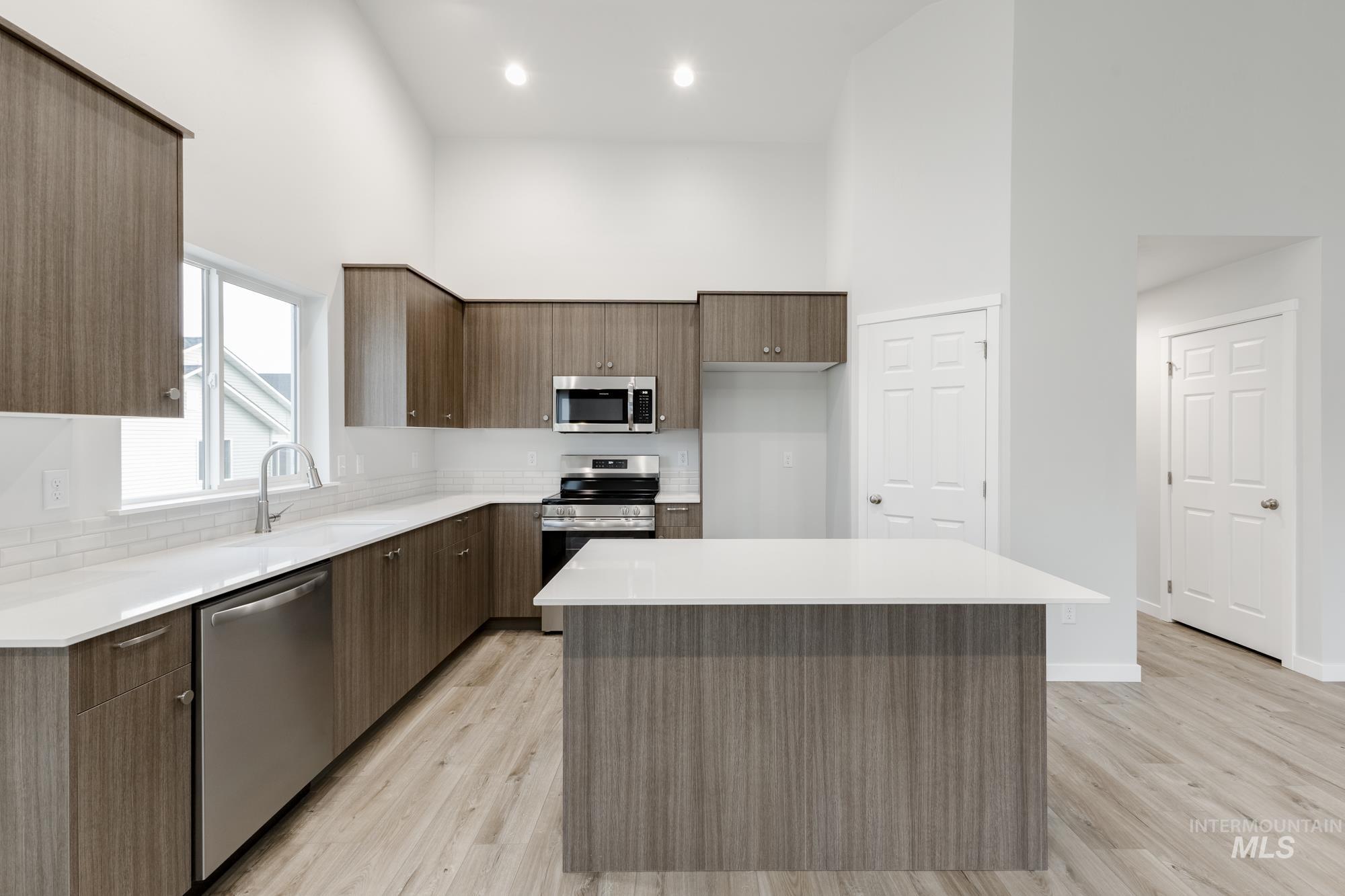 350 N Coltsfoot Ave, Kuna, Idaho 83634, 4 Bedrooms, 2 Bathrooms, Residential For Sale, Price $430,990,MLS 98968384