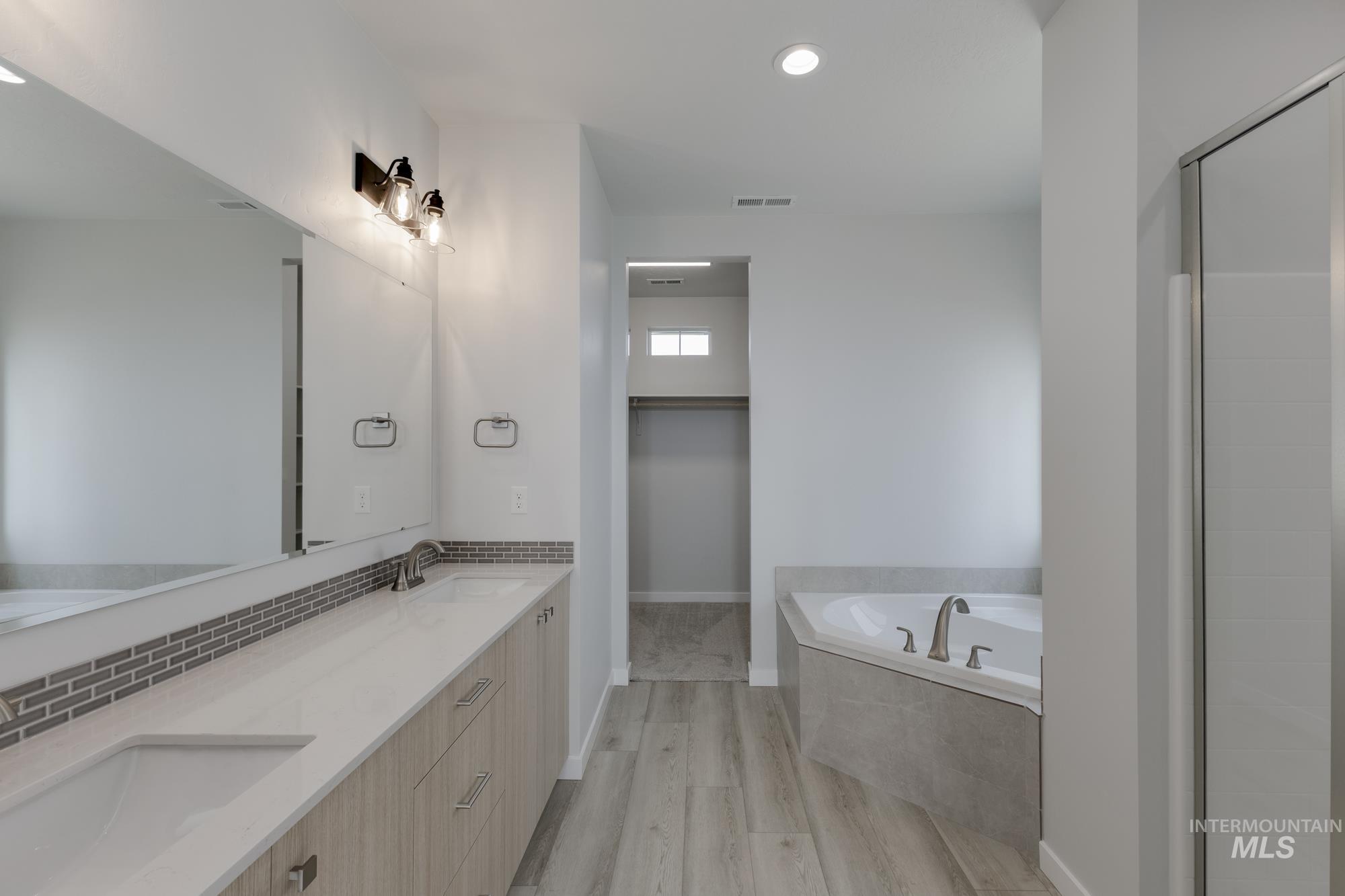 1167 W Cub River Dr, Meridian, Idaho 83642, 5 Bedrooms, 2.5 Bathrooms, Residential For Sale, Price $640,990,MLS 98968387