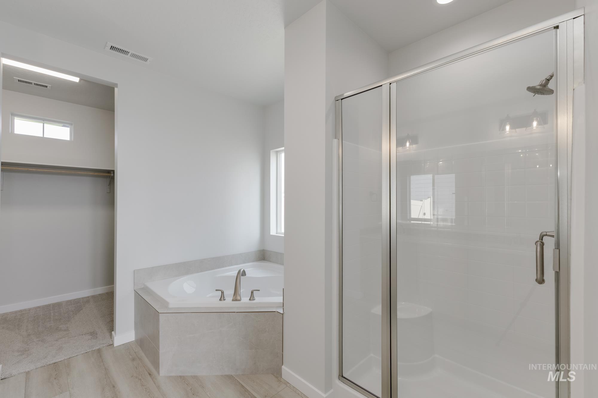 1167 W Cub River Dr, Meridian, Idaho 83642, 5 Bedrooms, 2.5 Bathrooms, Residential For Sale, Price $640,990,MLS 98968387