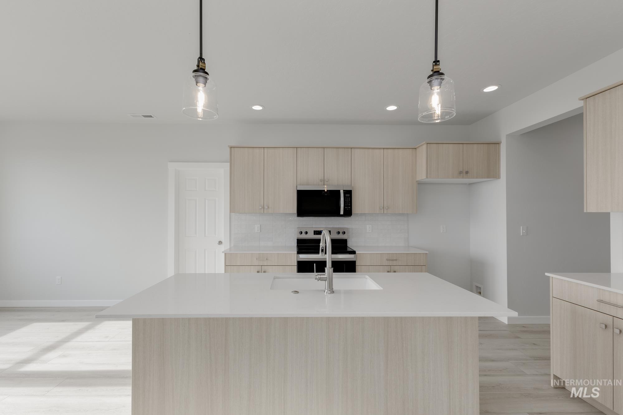 1167 W Cub River Dr, Meridian, Idaho 83642, 5 Bedrooms, 2.5 Bathrooms, Residential For Sale, Price $640,990,MLS 98968387