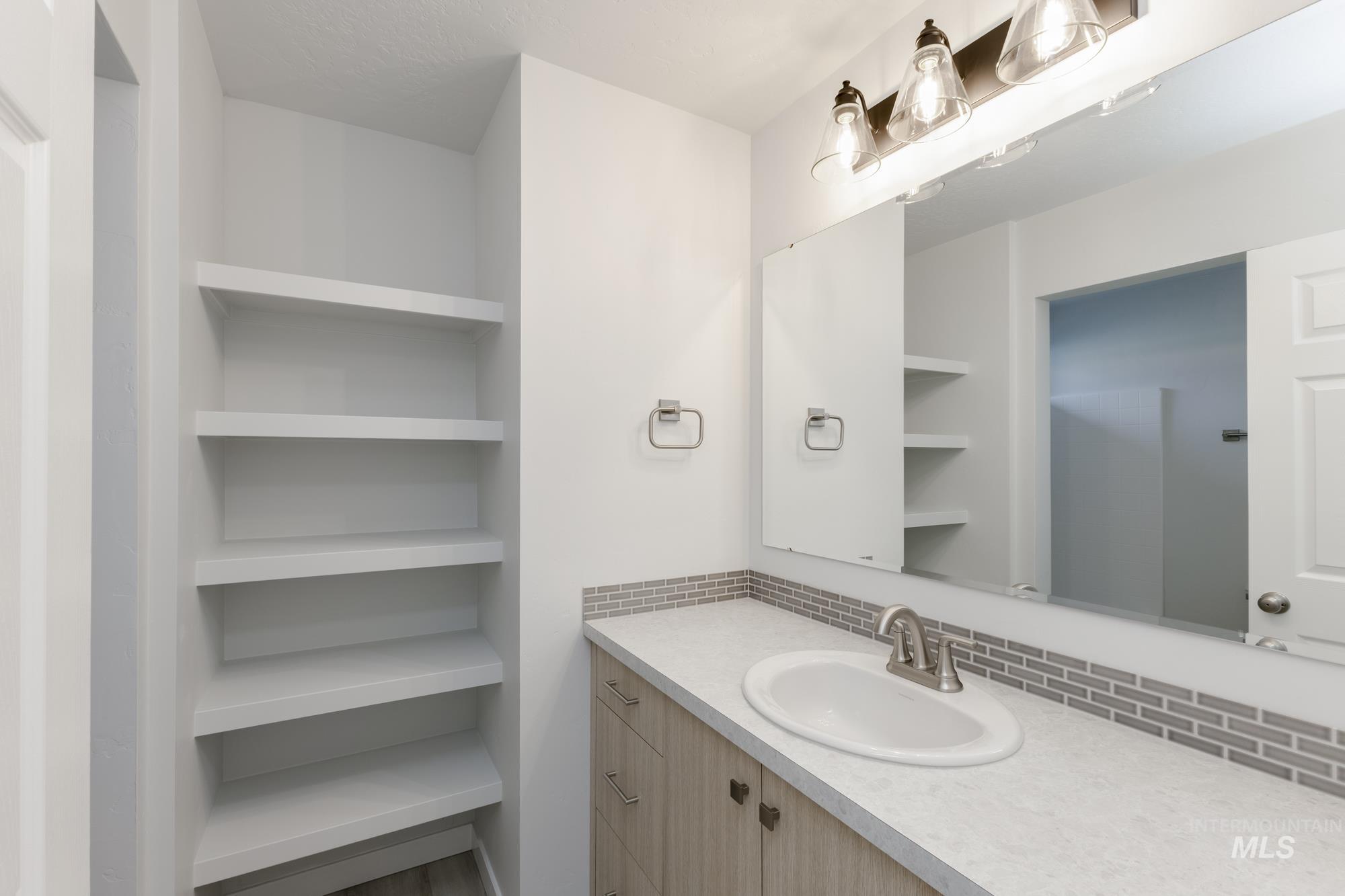 1167 W Cub River Dr, Meridian, Idaho 83642, 5 Bedrooms, 2.5 Bathrooms, Residential For Sale, Price $640,990,MLS 98968387