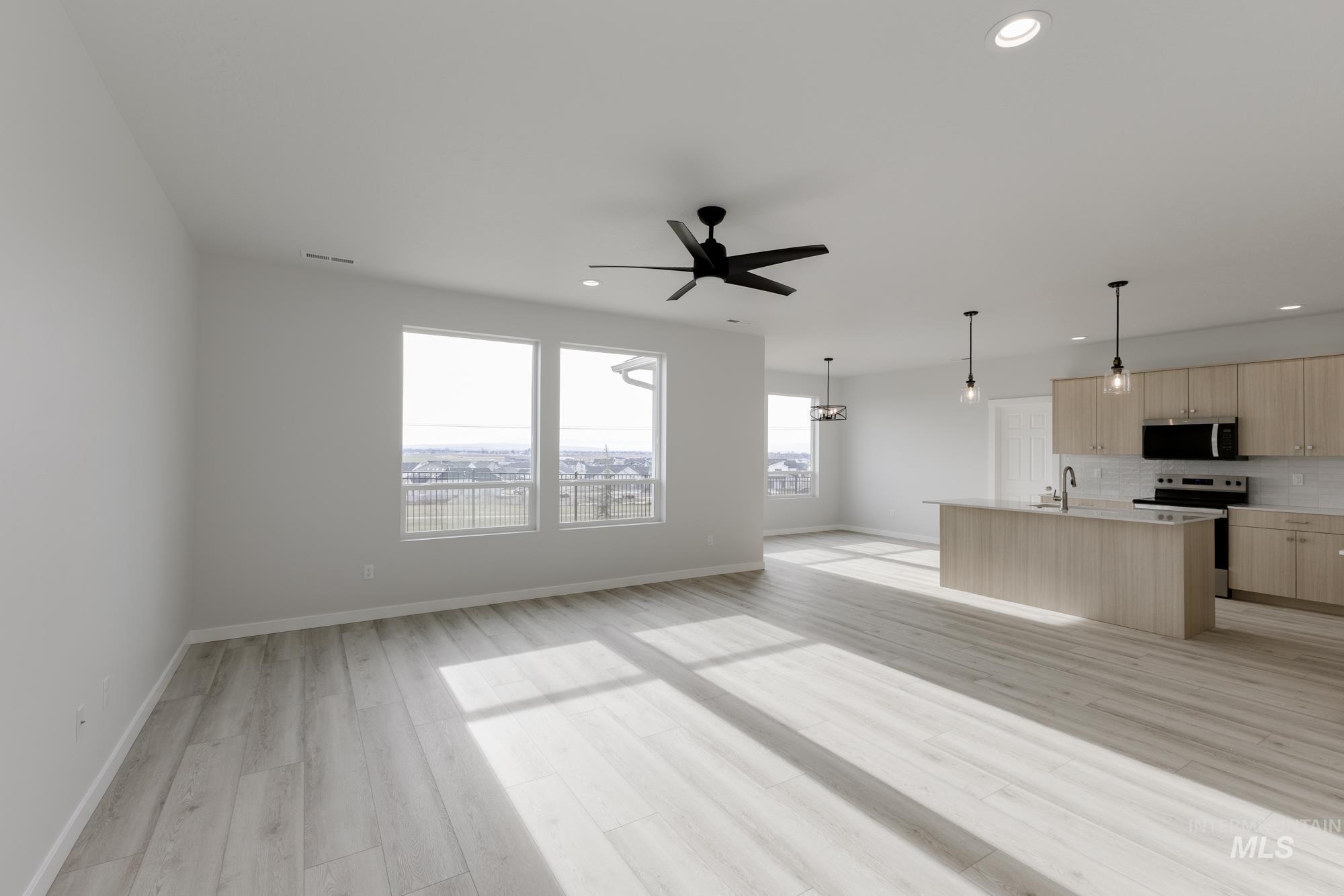 1167 W Cub River Dr, Meridian, Idaho 83642, 5 Bedrooms, 2.5 Bathrooms, Residential For Sale, Price $640,990,MLS 98968387