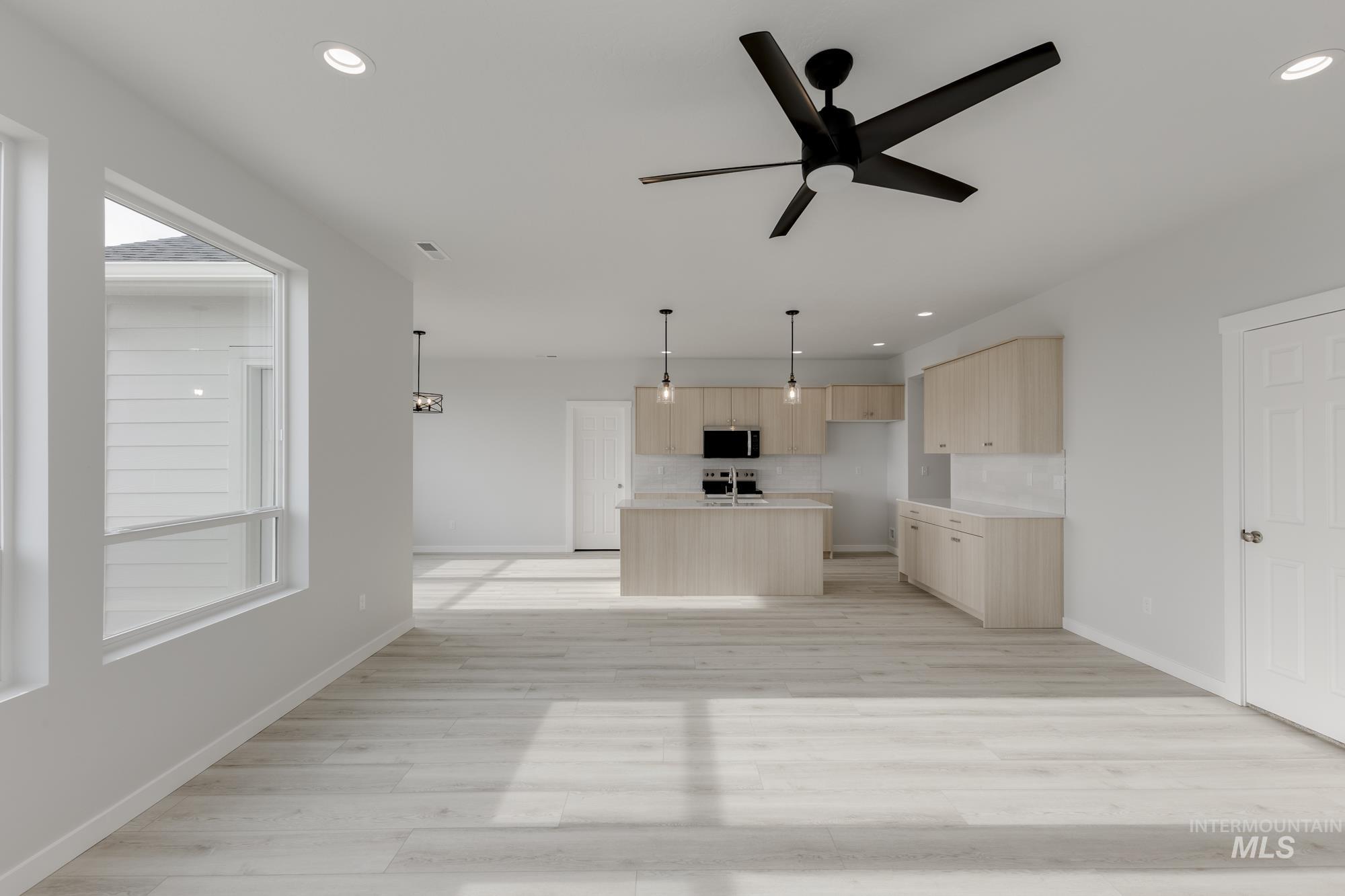 1167 W Cub River Dr, Meridian, Idaho 83642, 5 Bedrooms, 2.5 Bathrooms, Residential For Sale, Price $640,990,MLS 98968387