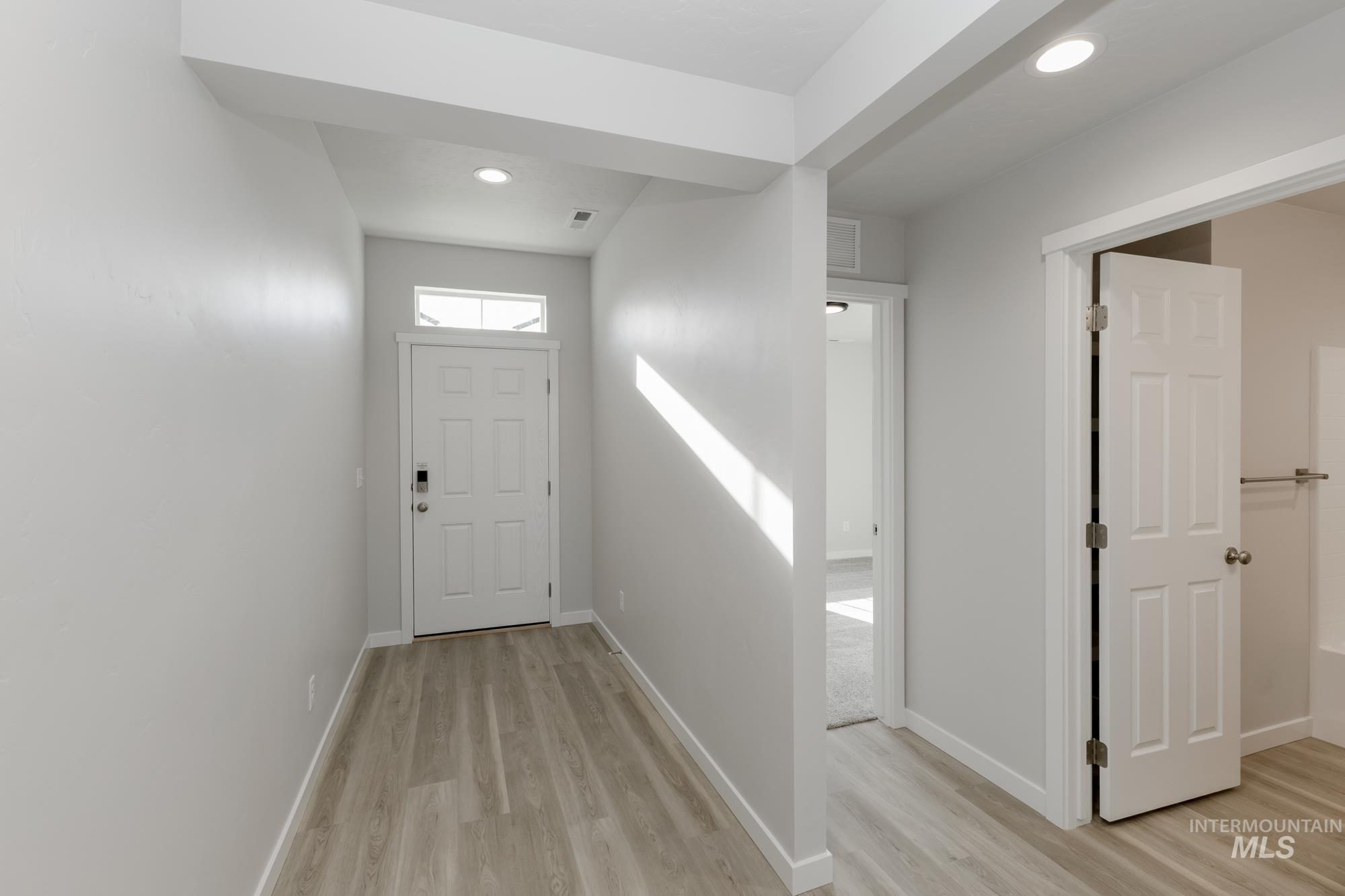 1726 W Unforgettable St, Meridian, Idaho 83642, 3 Bedrooms, 2 Bathrooms, Residential For Sale, Price $418,990,MLS 98968393