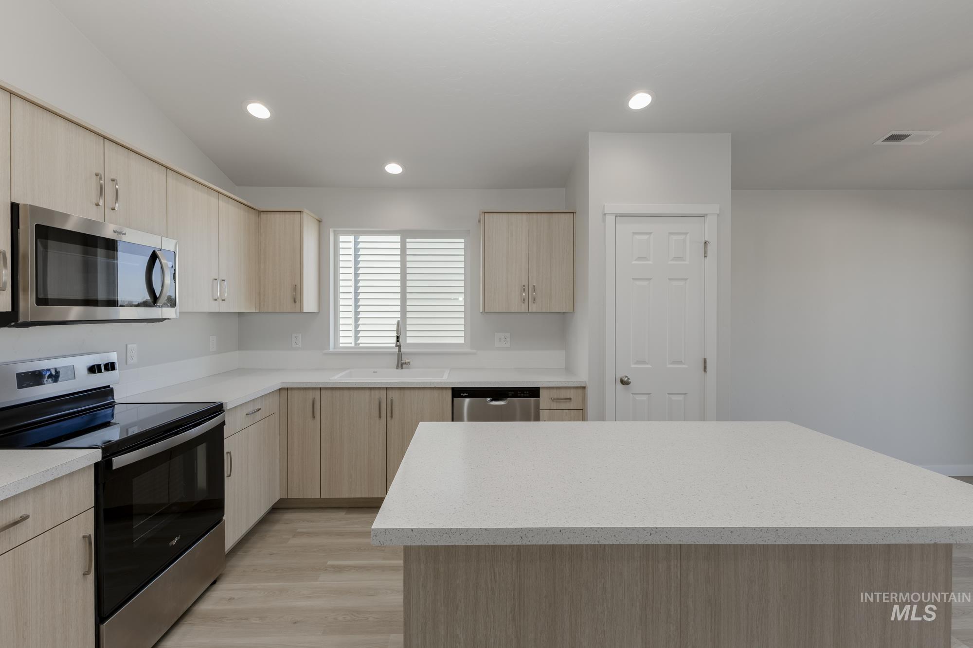 1726 W Unforgettable St, Meridian, Idaho 83642, 3 Bedrooms, 2 Bathrooms, Residential For Sale, Price $418,990,MLS 98968393