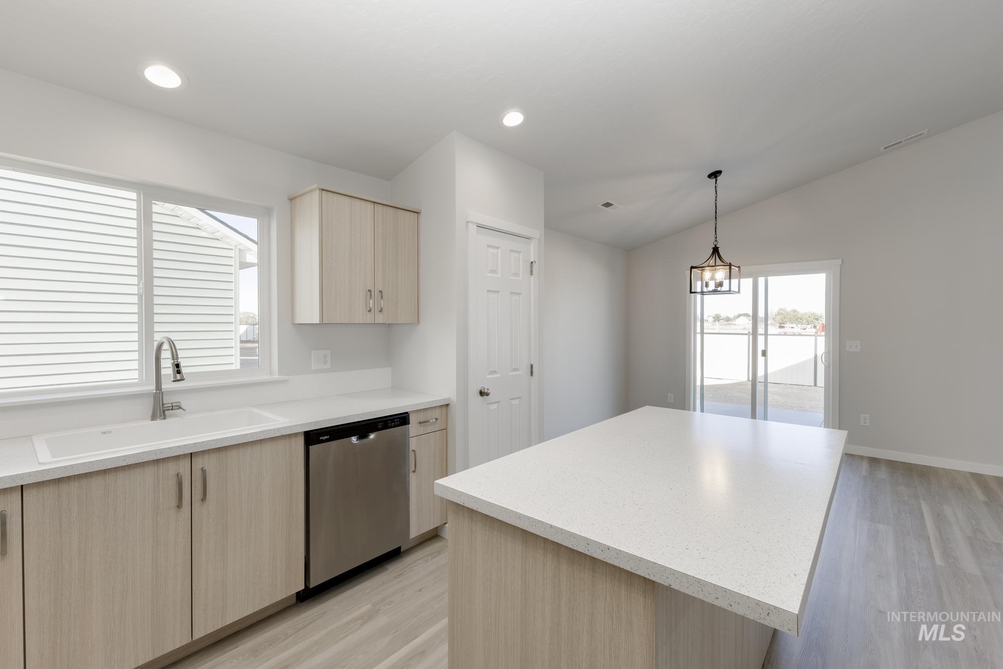 1726 W Unforgettable St, Meridian, Idaho 83642, 3 Bedrooms, 2 Bathrooms, Residential For Sale, Price $418,990,MLS 98968393