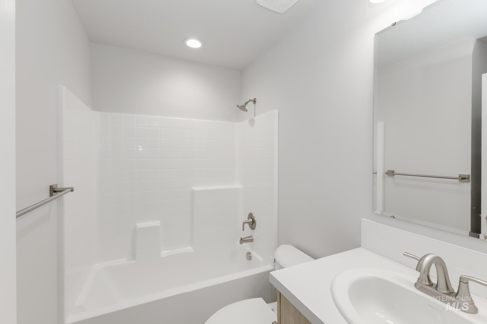 1726 W Unforgettable St, Meridian, Idaho 83642, 3 Bedrooms, 2 Bathrooms, Residential For Sale, Price $418,990,MLS 98968393