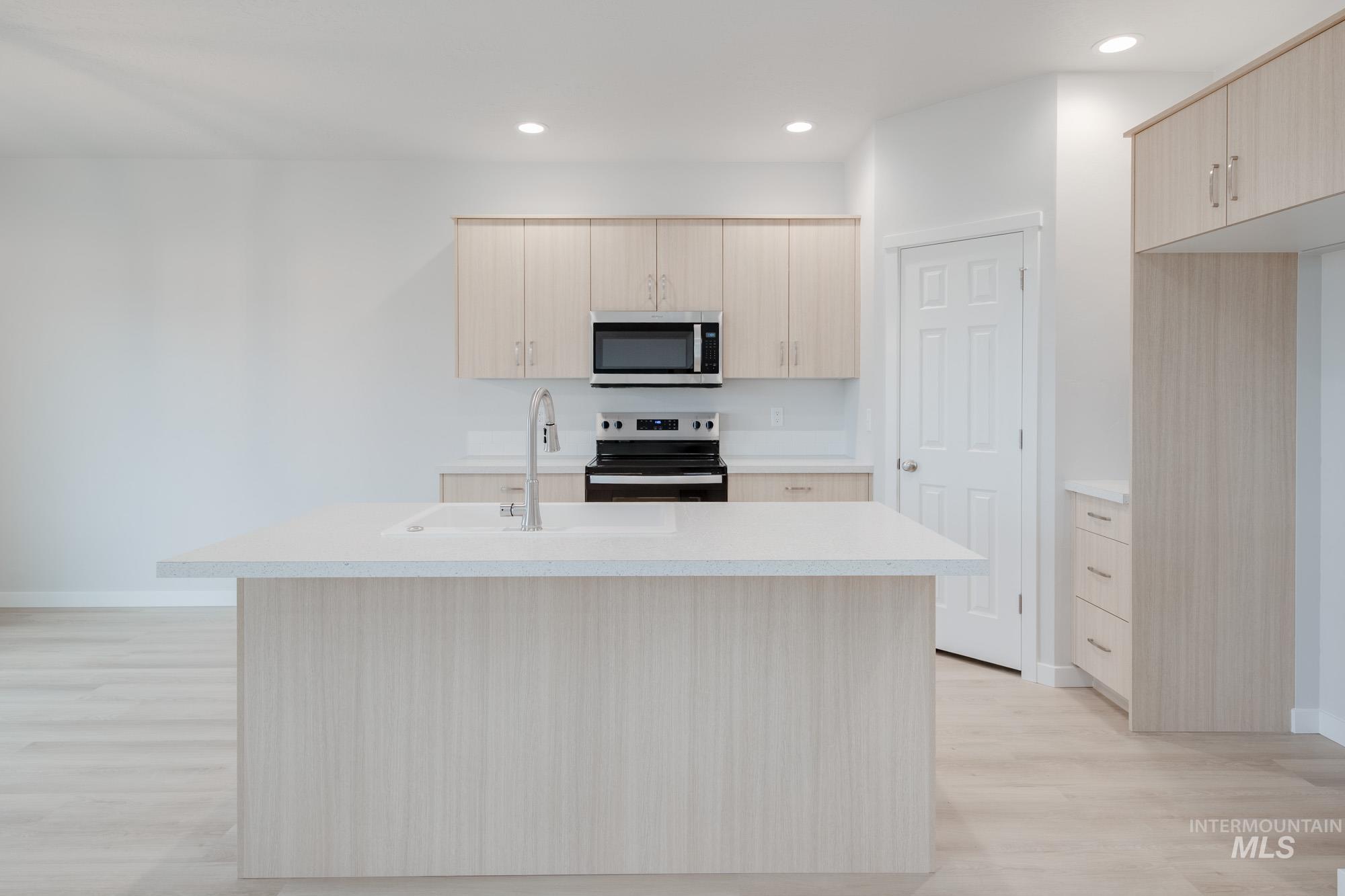 7281 S Bungalow Ave, Meridian, Idaho 83642, 3 Bedrooms, 2 Bathrooms, Residential For Sale, Price $446,990,MLS 98968395