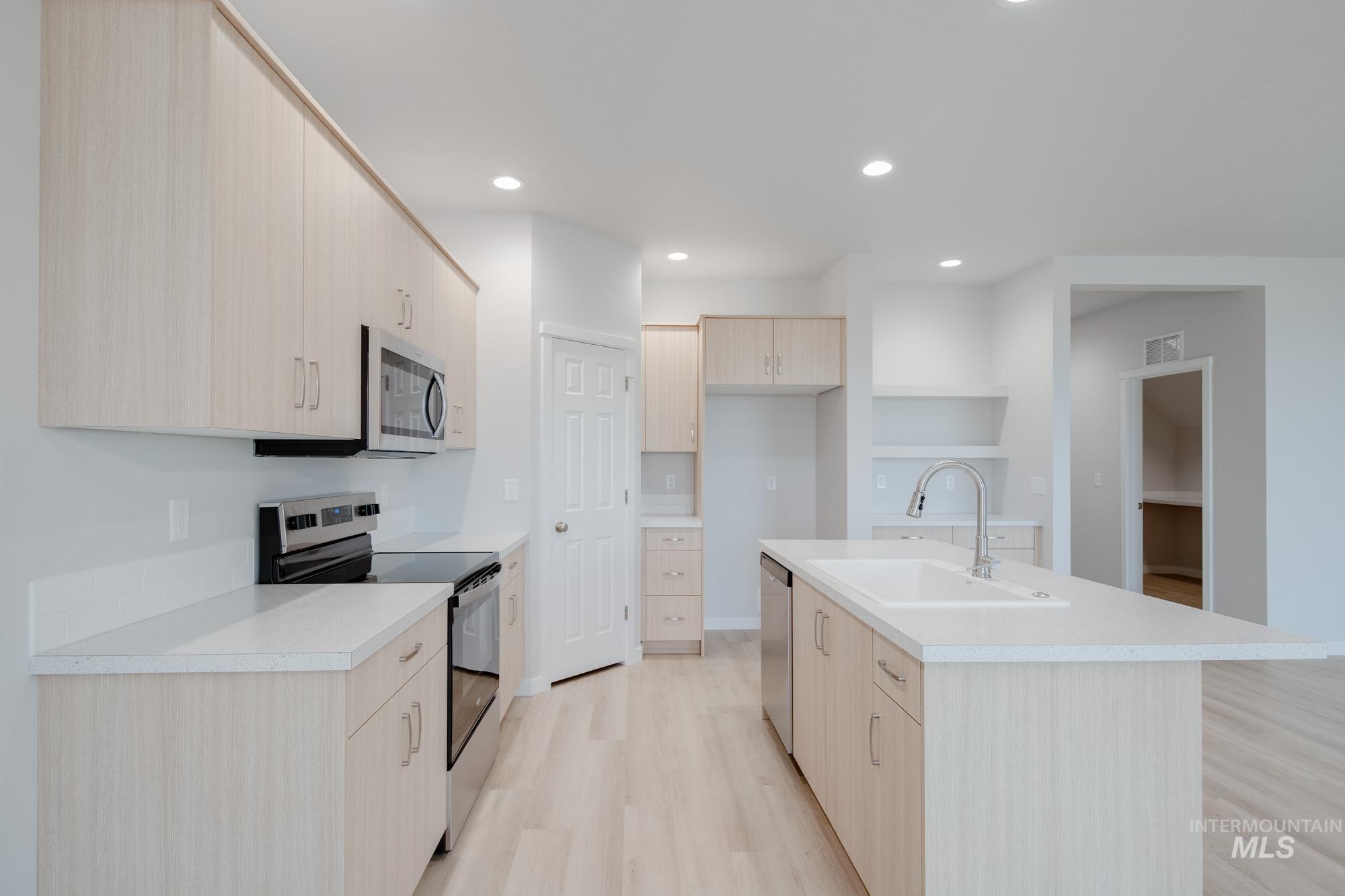 7281 S Bungalow Ave, Meridian, Idaho 83642, 3 Bedrooms, 2 Bathrooms, Residential For Sale, Price $446,990, 98968395